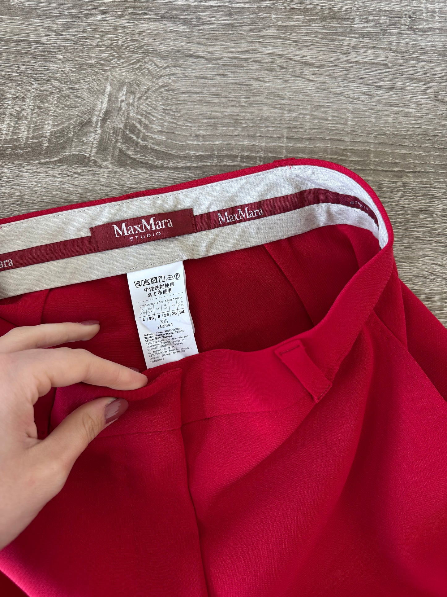 Pantalon nou premium MAX MARA roșu cu talie înaltă
(Mărimea S)