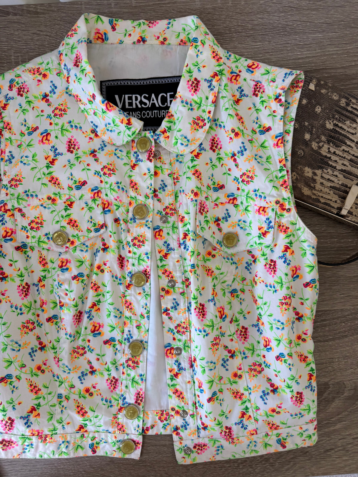 Piesă vintage VERSACE cu print superb, nasturi inscripționați medusa ( mărimea XS-S)