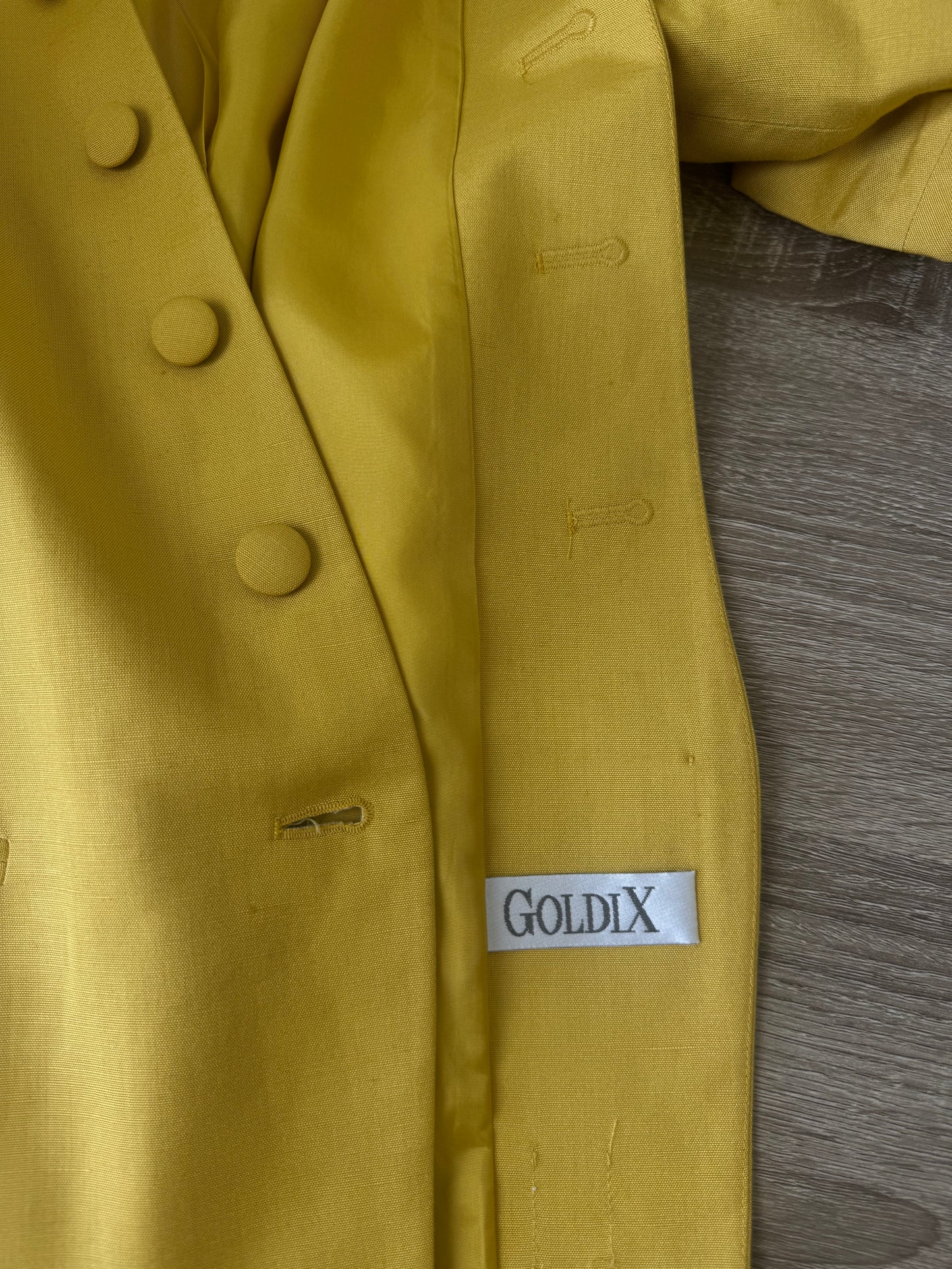 Sacou vintage superb in condiție excelentă, design cu nasturi ( mărimea M/L)