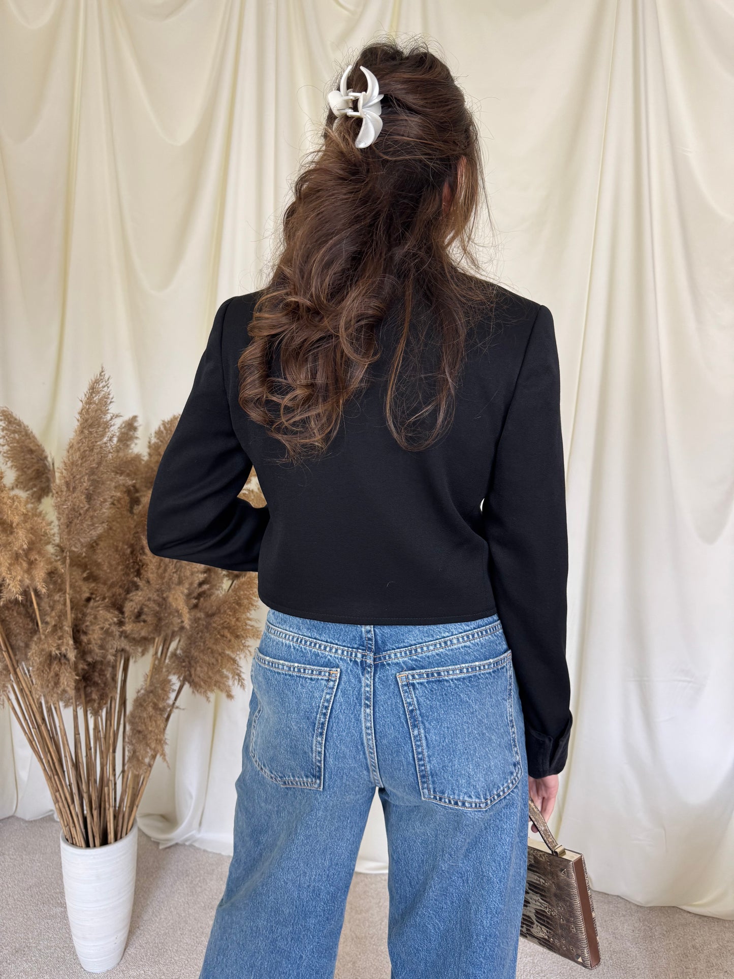 Piesa vintage de colecție Valentino din 100% lână cu detalii din catifea de bumbac , (mărimea xs/s)