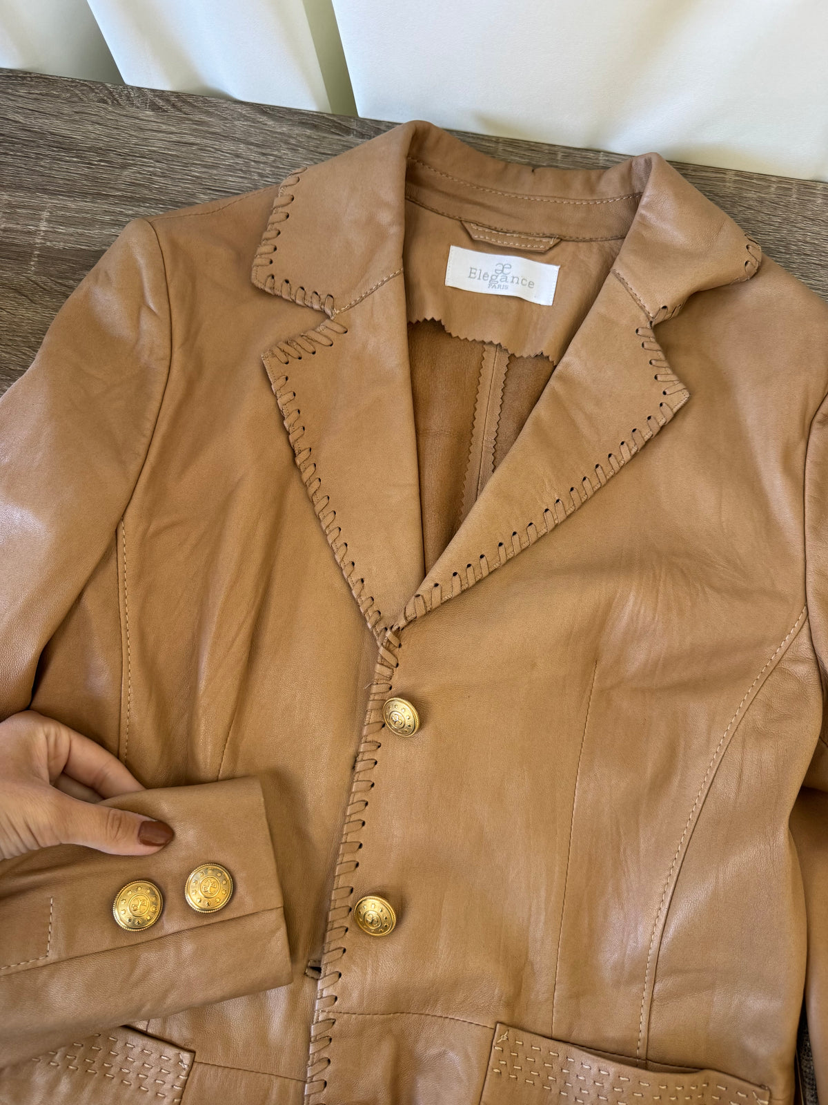 Pardesiu vintage premium ELEGANCE Paris din 100% piele naturală fină tip mănușă cu nasturi metalici inscripționați ( mărimea S/M)