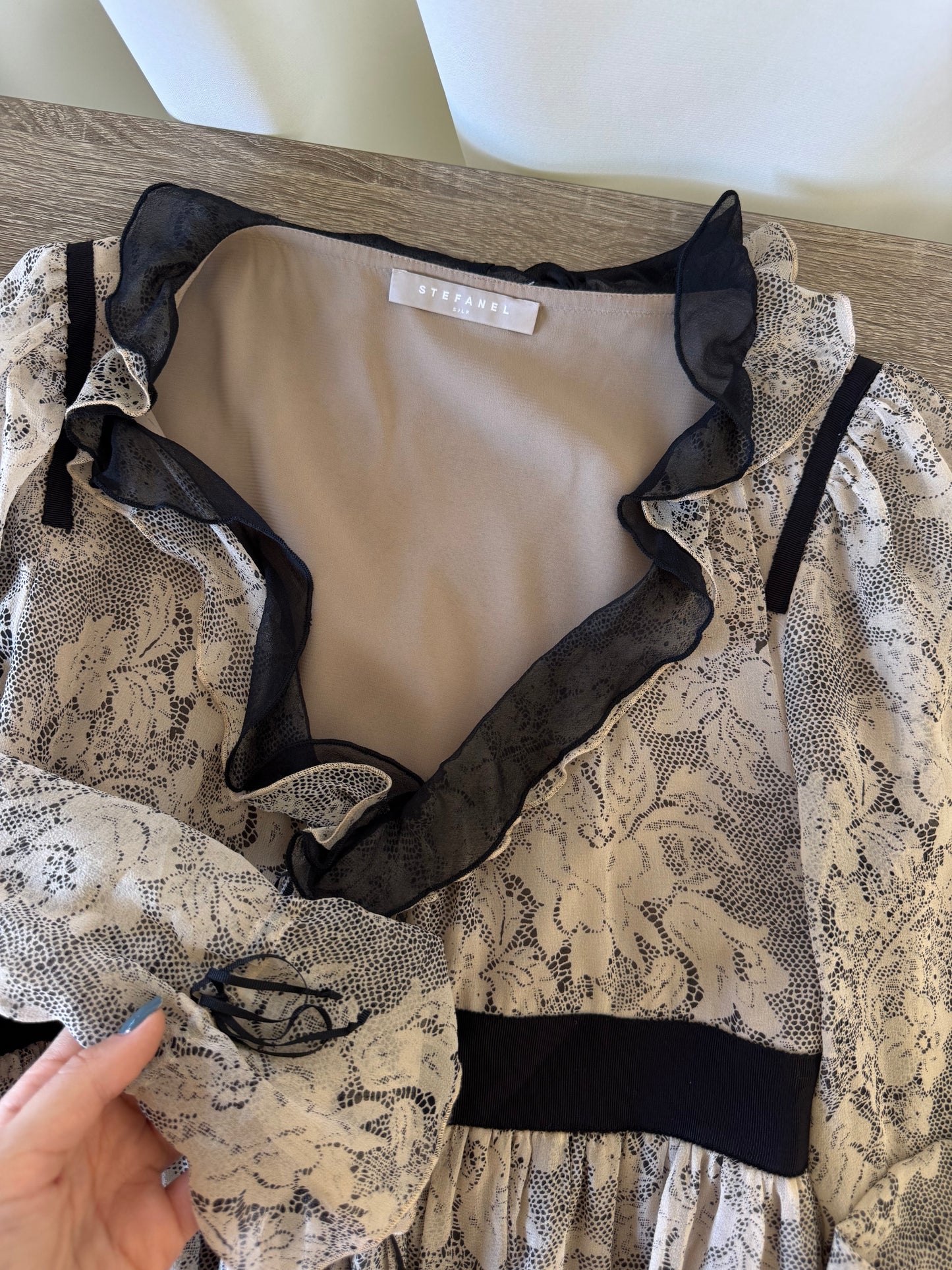 Rochie STEFANEL din 100% mătase naturală, talie ajustabilă cu cordon ( mărimea S)