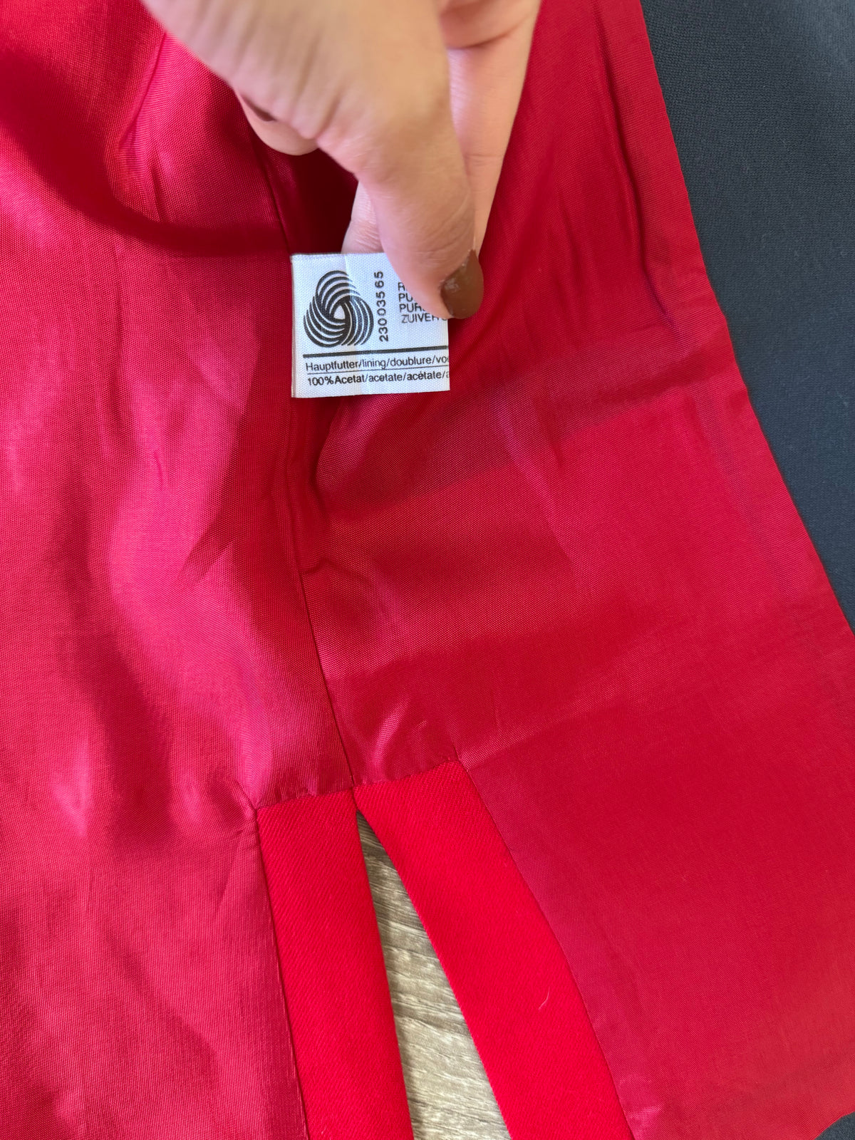 Sacou vintage superb din stofă de 100% lână cu detalii aurii ( mărimea M)