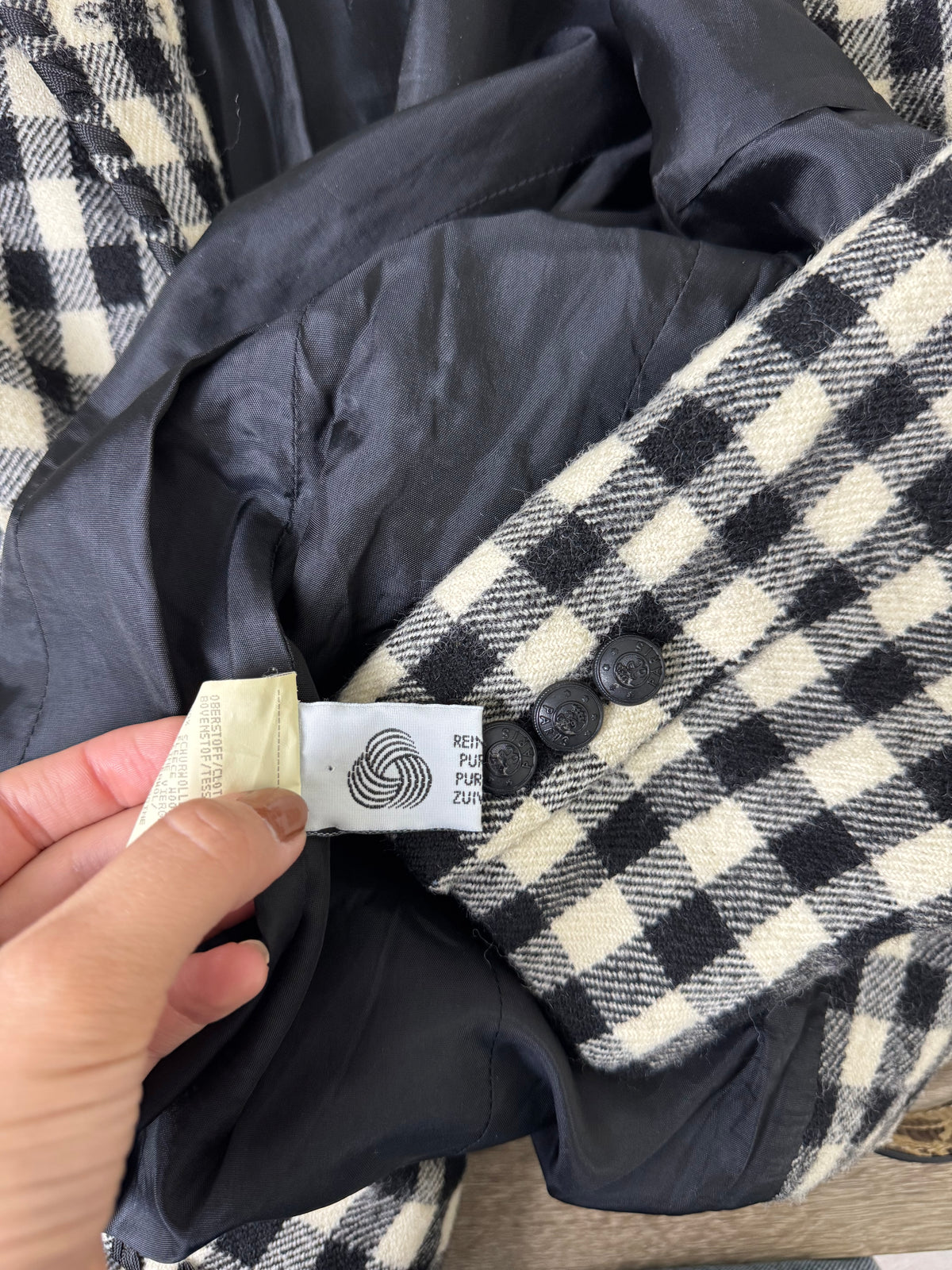 Sacou vintage superb ELEGANCE PARIS din 100% lână, nasturi inscripționați ( mărimea xs/s)