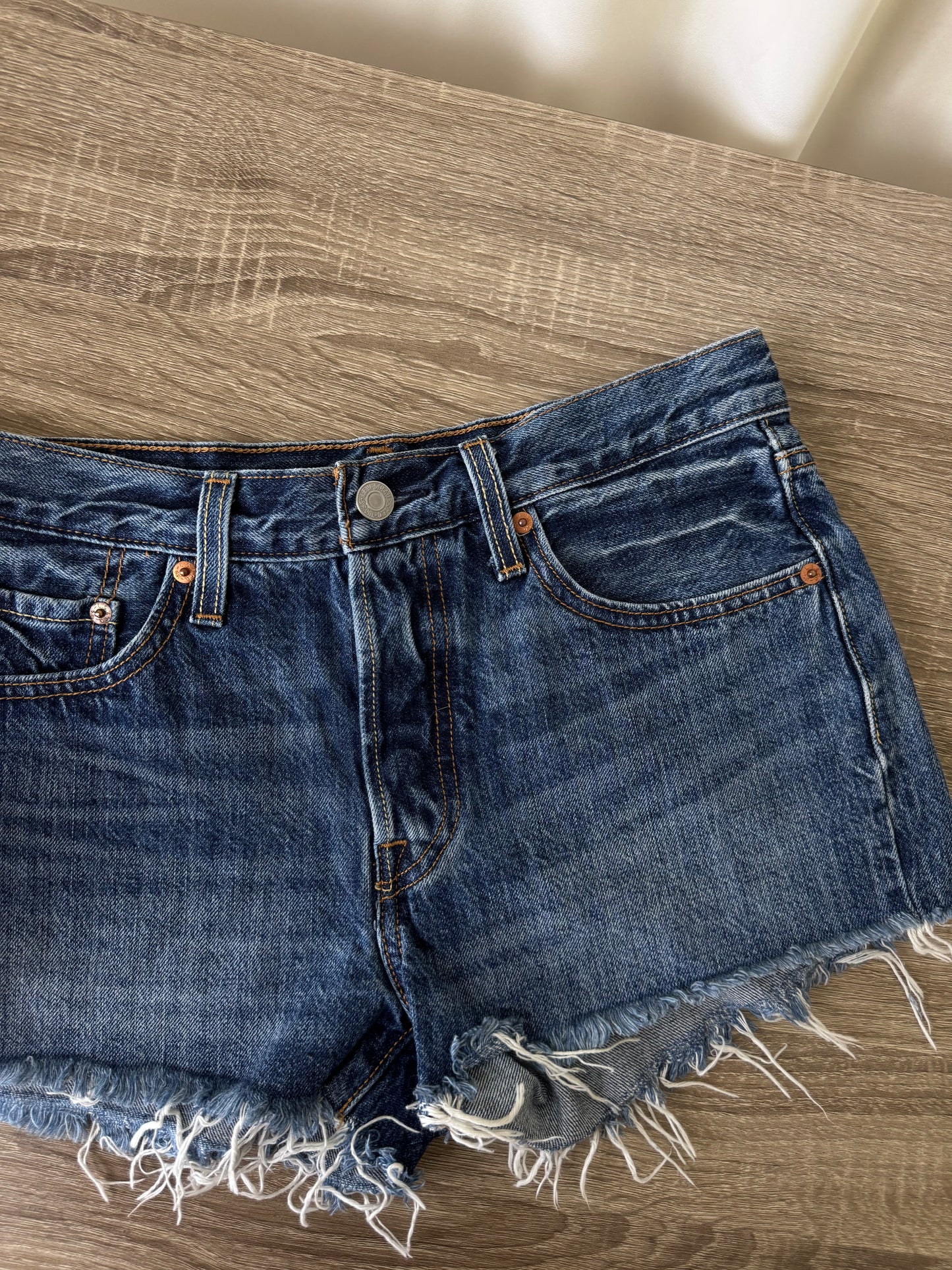 Levi’s 501 washed denim ( mărimea xs/s)