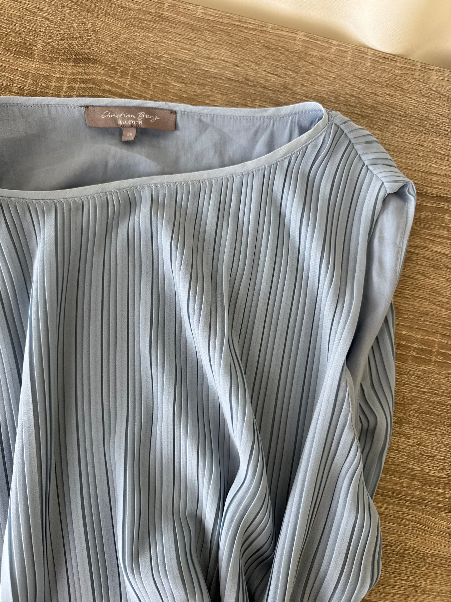 Rochie Christian Berg plisată in croi fluid, de vară + cordon pentru marcarea taliei ( mărimea M-L)