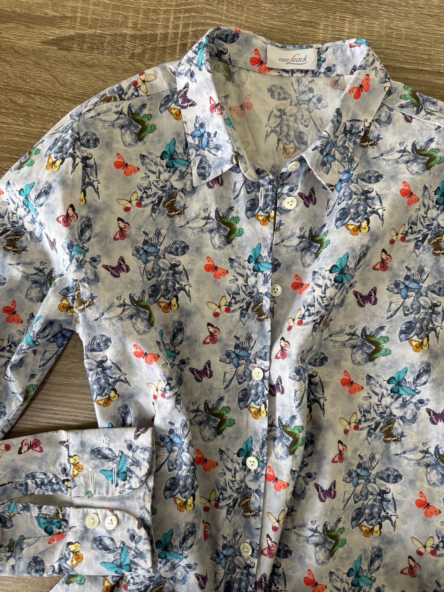 Camasa premium VAN LAACK cu print
(Mărimea xs)