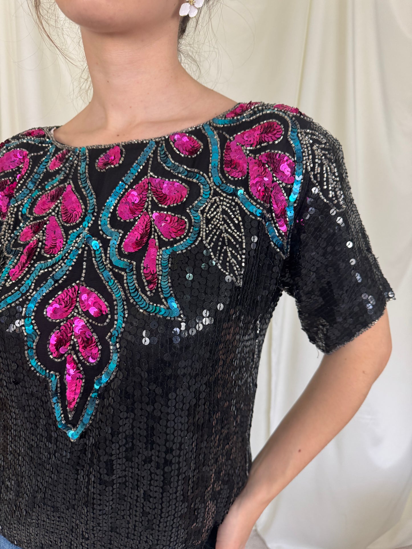 Piesa vintage superbă din mătase naturală cu mărgele și paiete( mărimea M )