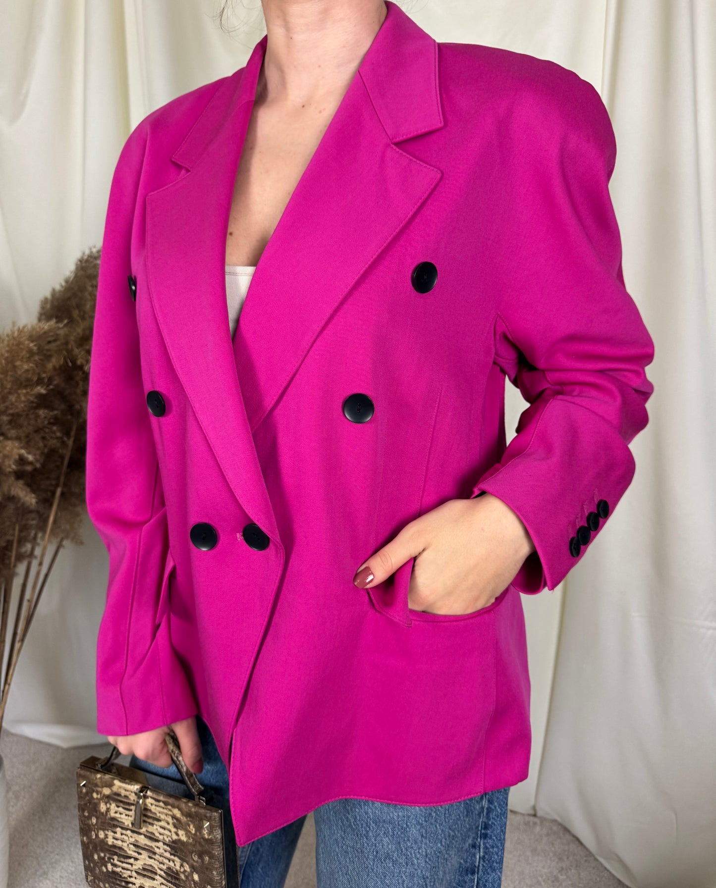 Sacou escada, stofă superba din 100%
Mărimea M/L