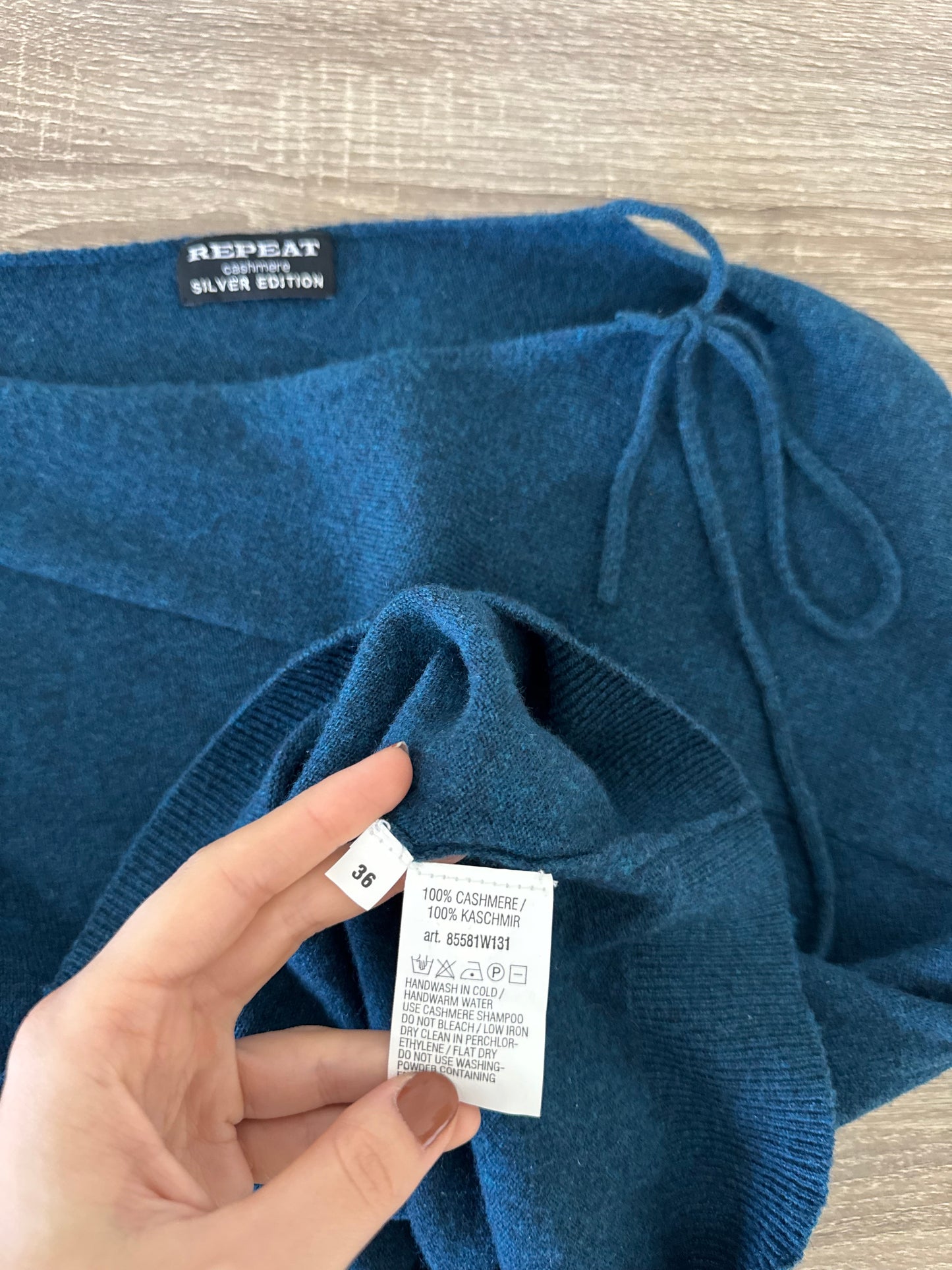 Pulover din 100% cașmir ( S-M)