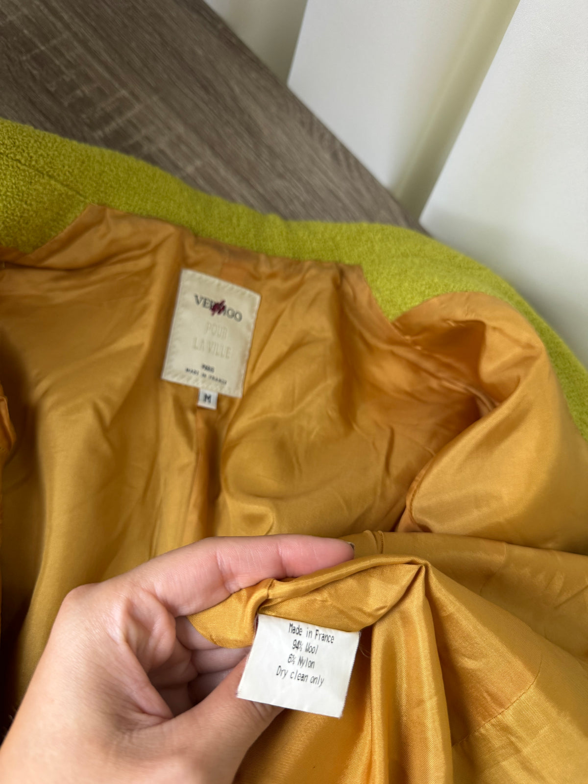 Sacou vintage VERTIGO din tWeed de lana cu nasturi metalici aurii ( mărimea M)