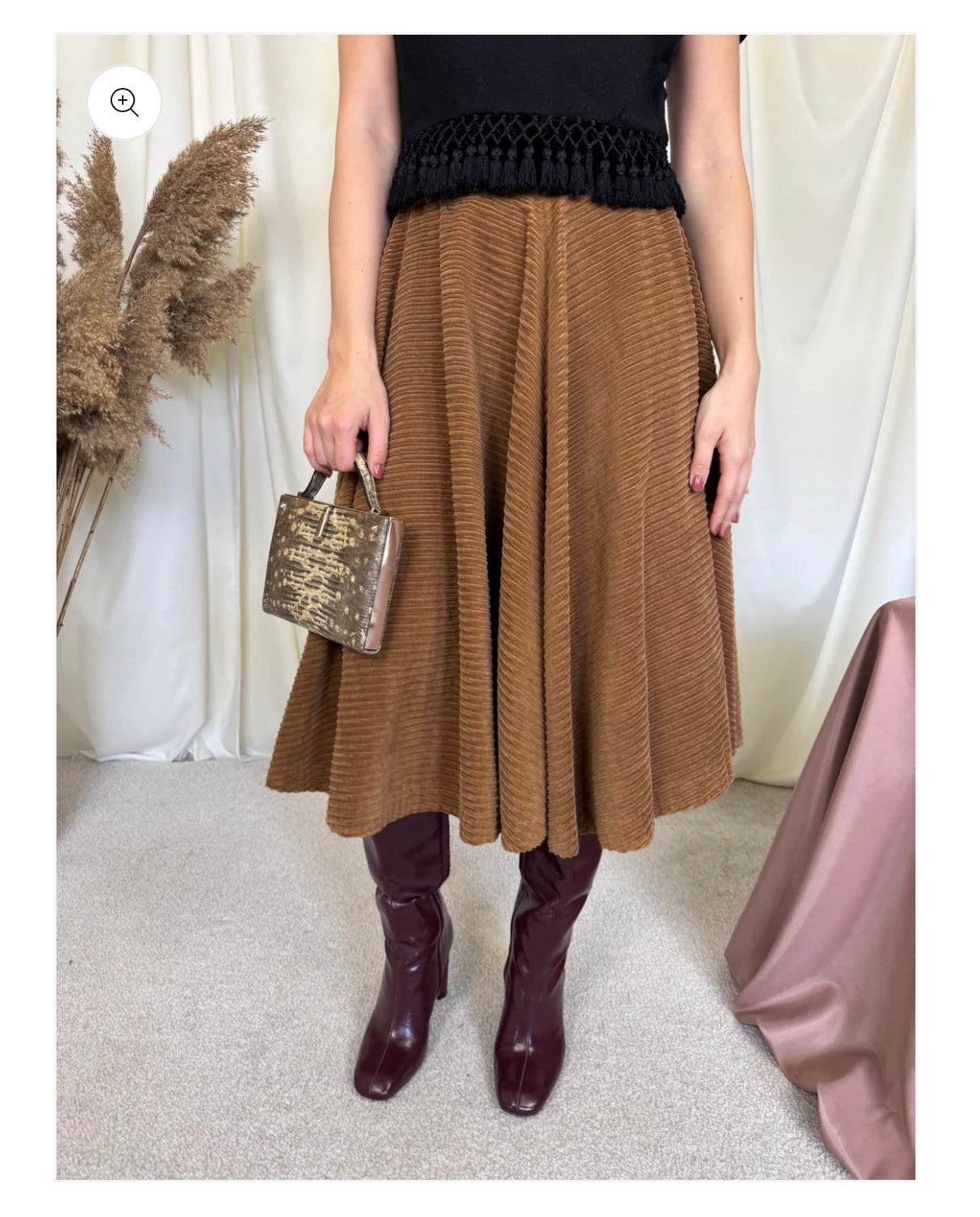 Fusta premium Dolce Gabbana (mărimea S)
Bumbac și betelie din piele naturală extrem de fină- iepure