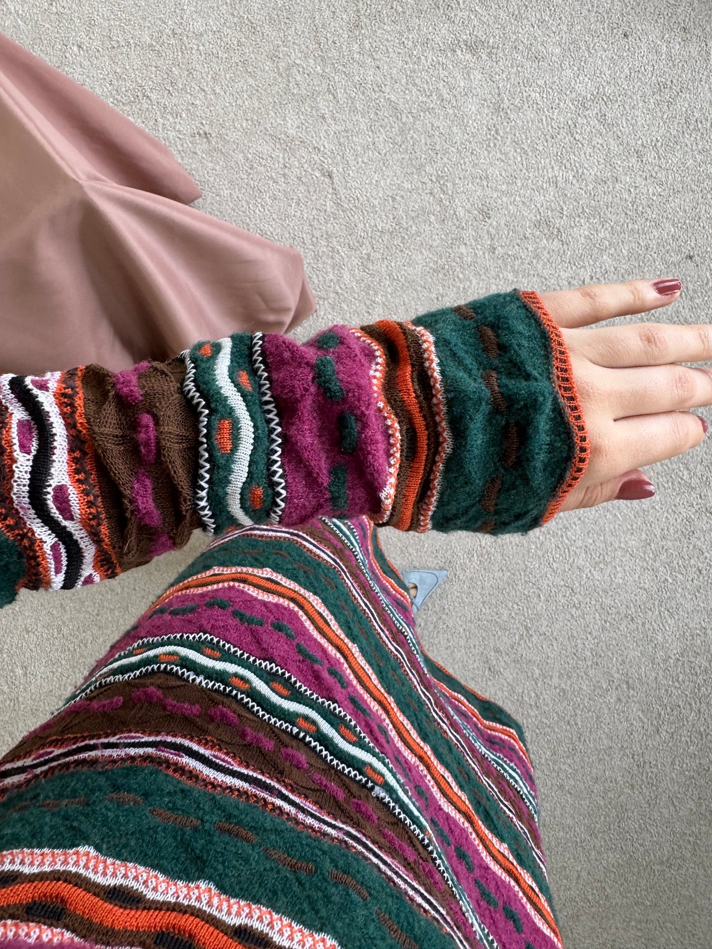 Rochie MISSONI in dungi cu mâneci lungi superbe
(Mărimea S-M)