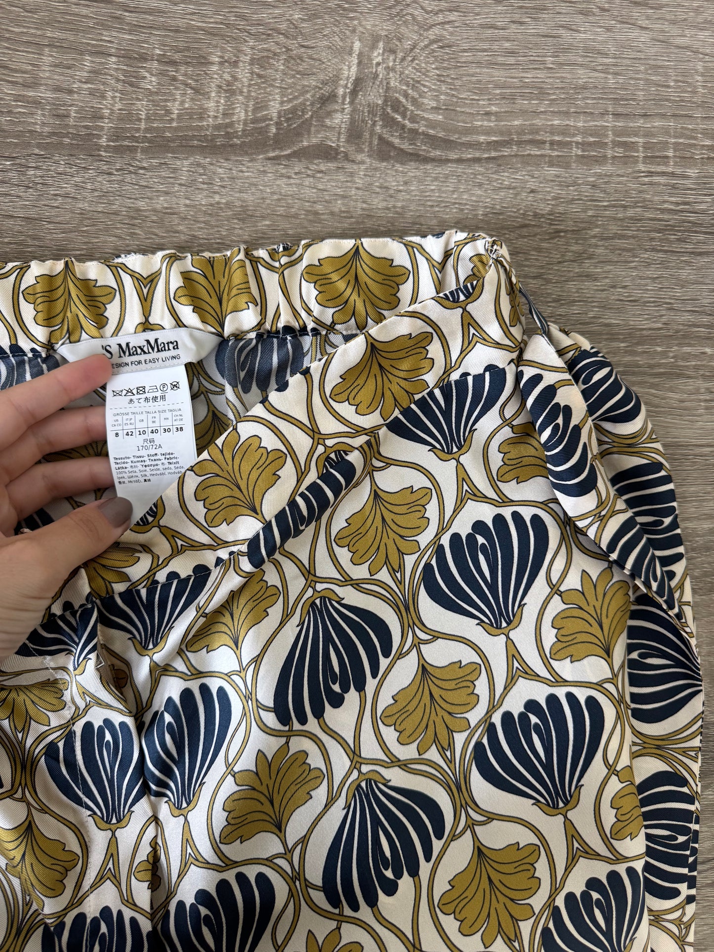 Pantaloni NOI Max Mara din 100% mătase naturală cu print și cordon pentru ajustare( mărimea M)