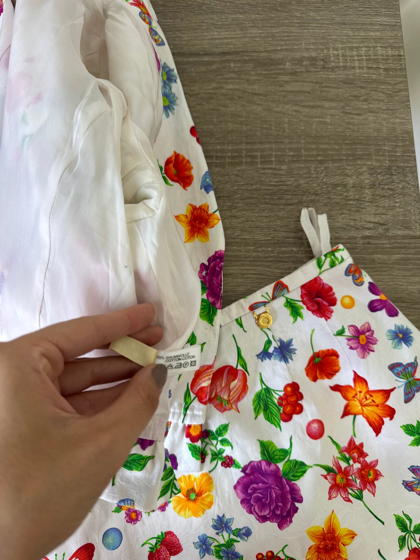 Costum vintage Alexander din bumbac cu print floral superb cu nasturi bij, sacou + fusta( mărimea M-L)