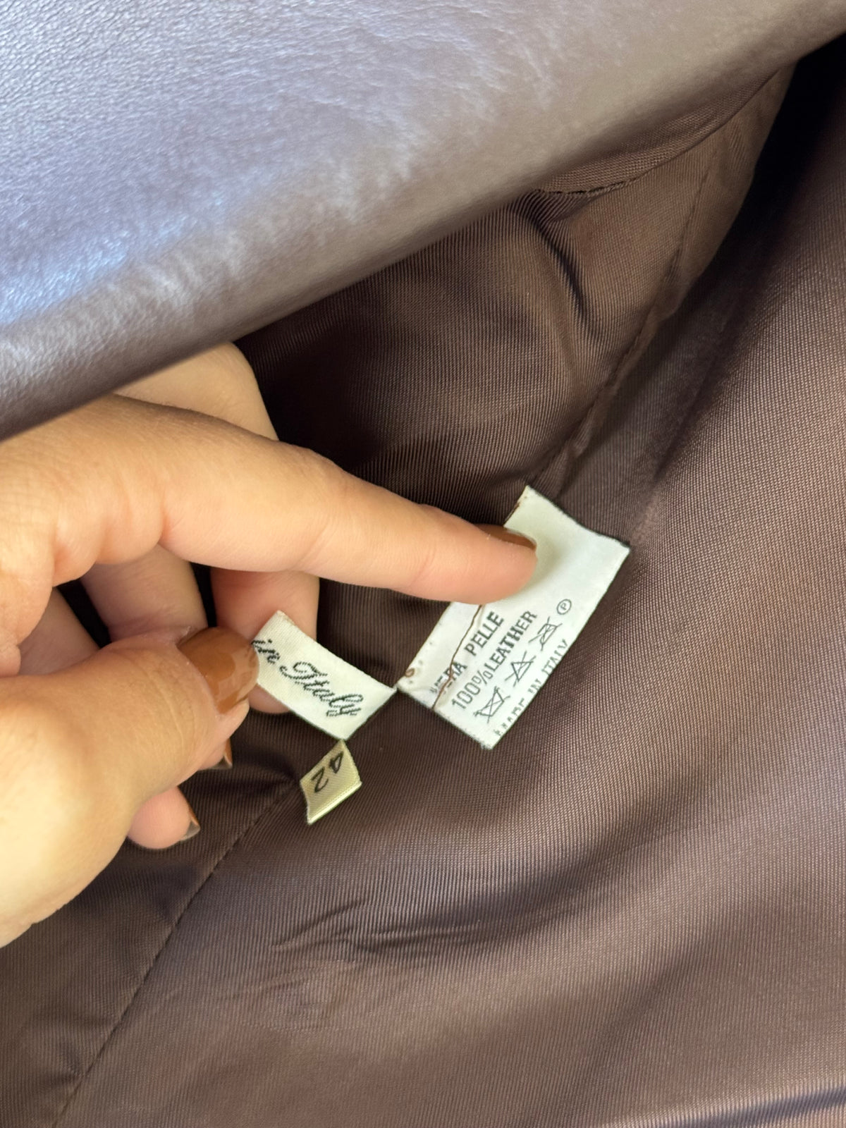 Sacou - jacheta vintage din 100% piele naturala, made in Italy, nasturi spectaculoși metalici, umeri marcați ( mărimea S/M)