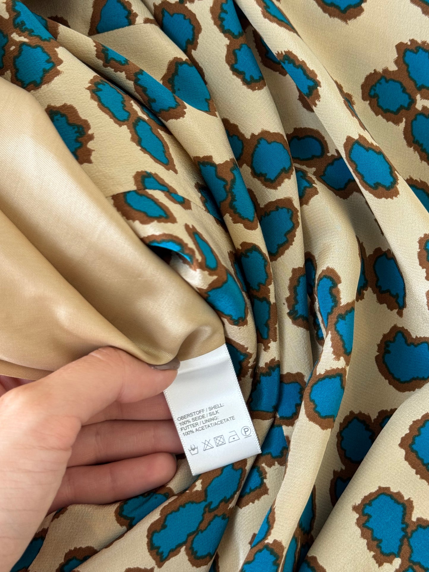 Rochie feminină Jones cu print și volane, 100% mătase naturală ( mărimea S)