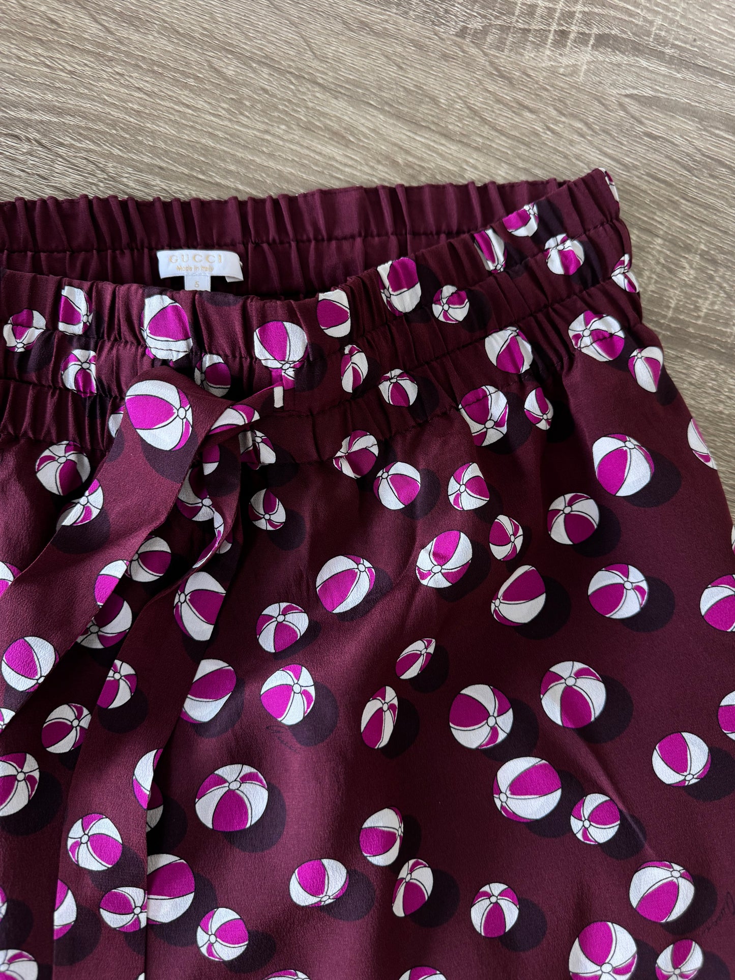 Fusta GUCCI cu print din 100% mătase naturală , talie elastică și ajustabilă ( mărimea xs)
