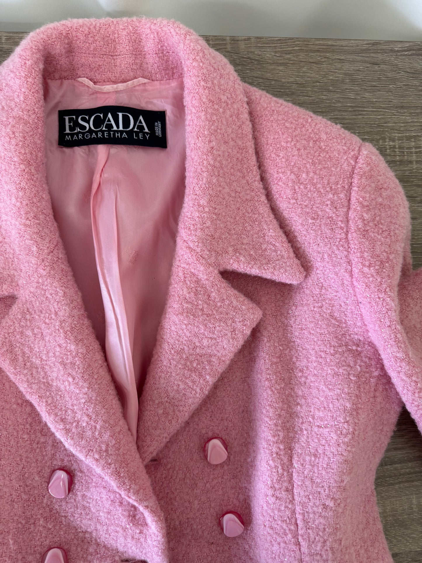 Piesa vintage Escada babypink 80% lână tip boucle. Mărimea 40/M
