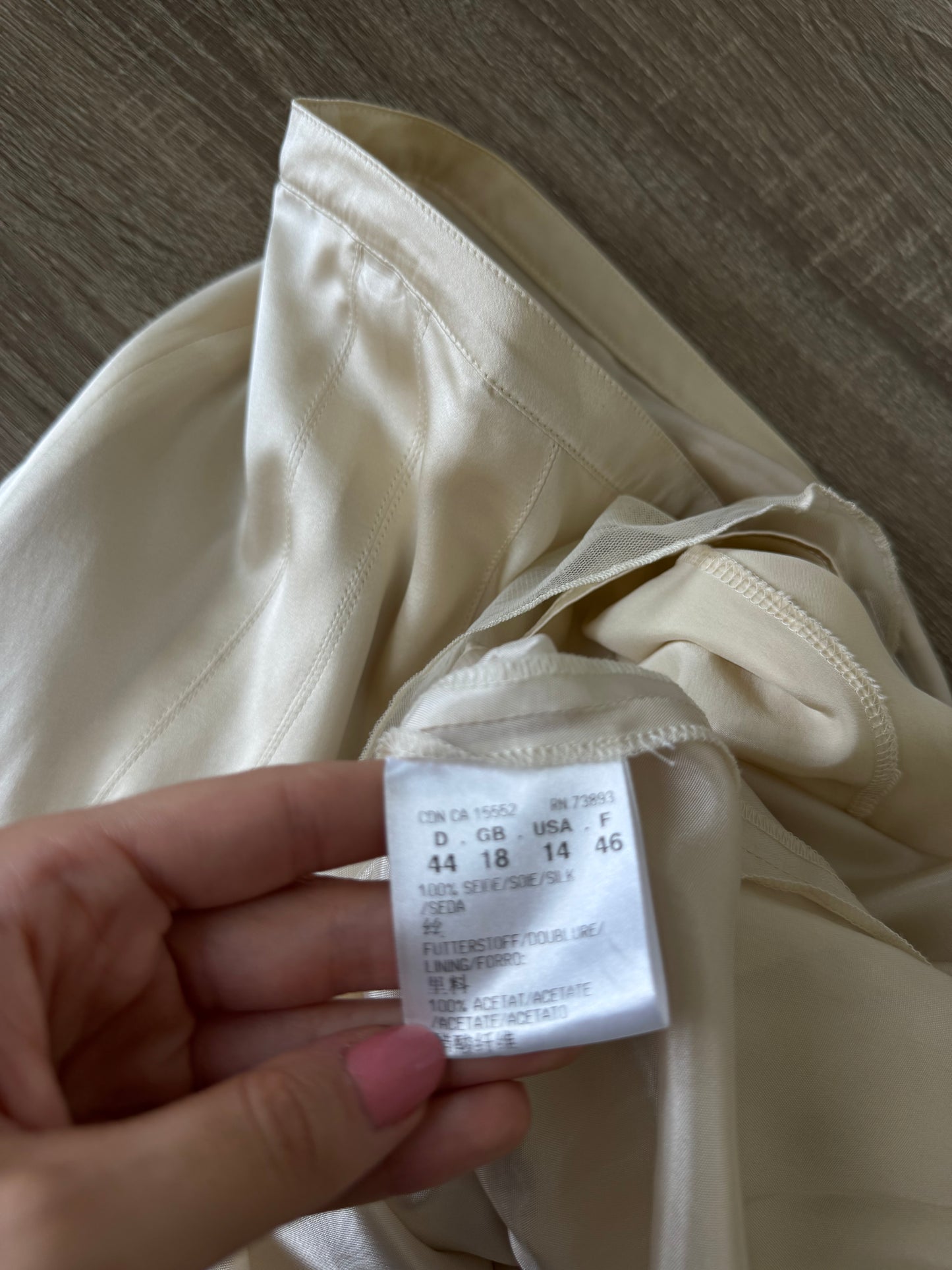 Fusta spectaculoasă din 100% mătase naturală și tull cu aplicații de mărgele superbe ( mărimea L/XL)- 90 talie