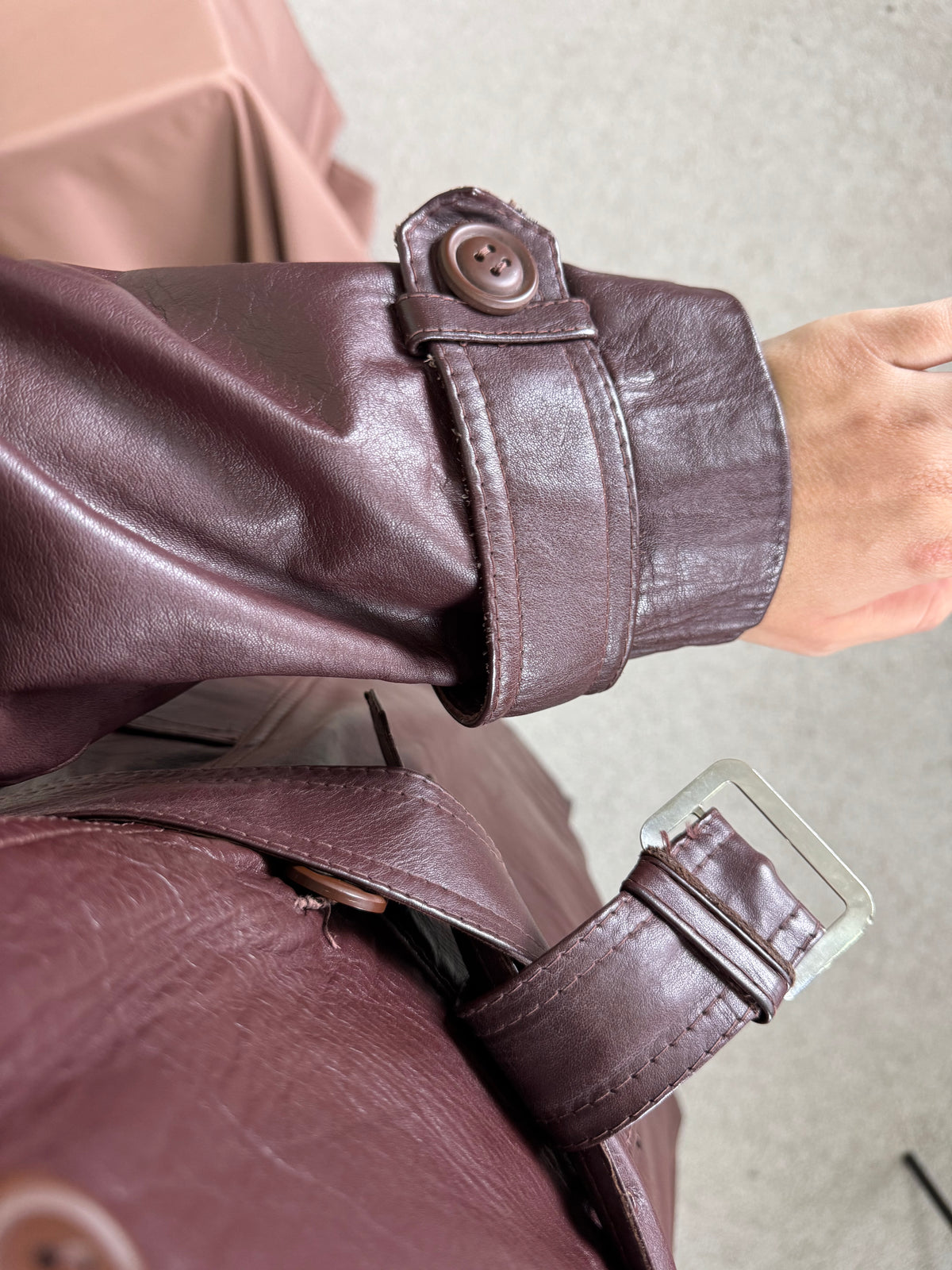 Trench vintage din 100% piele naturală, bordo superb ( mărimea S/M)