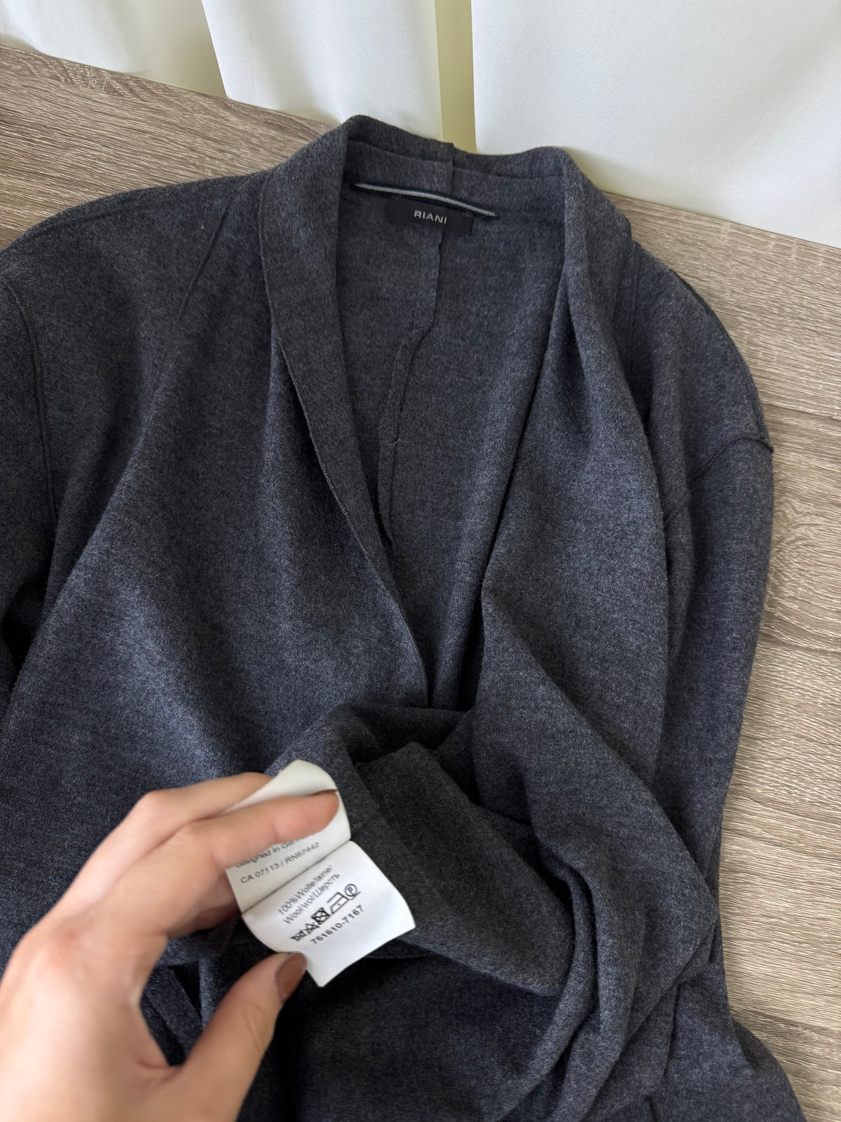 Cardigan premium RIANI din 100% lână ( mărimea M/L)