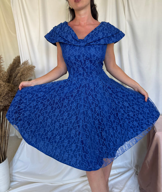 Rochie vintage ampla din dantela (S-M)