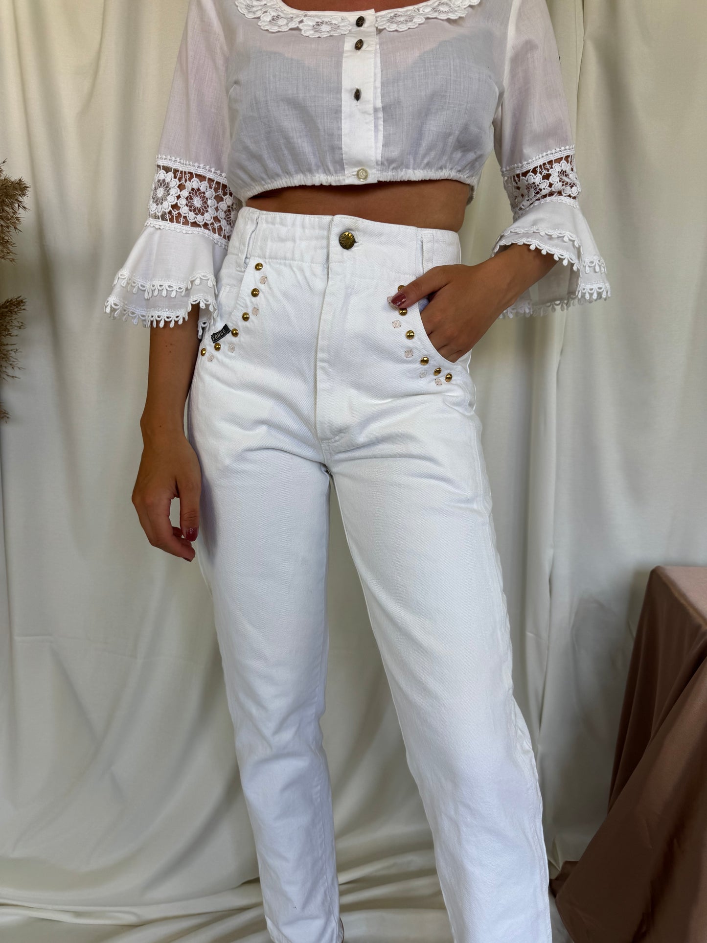 Blug vintage white
