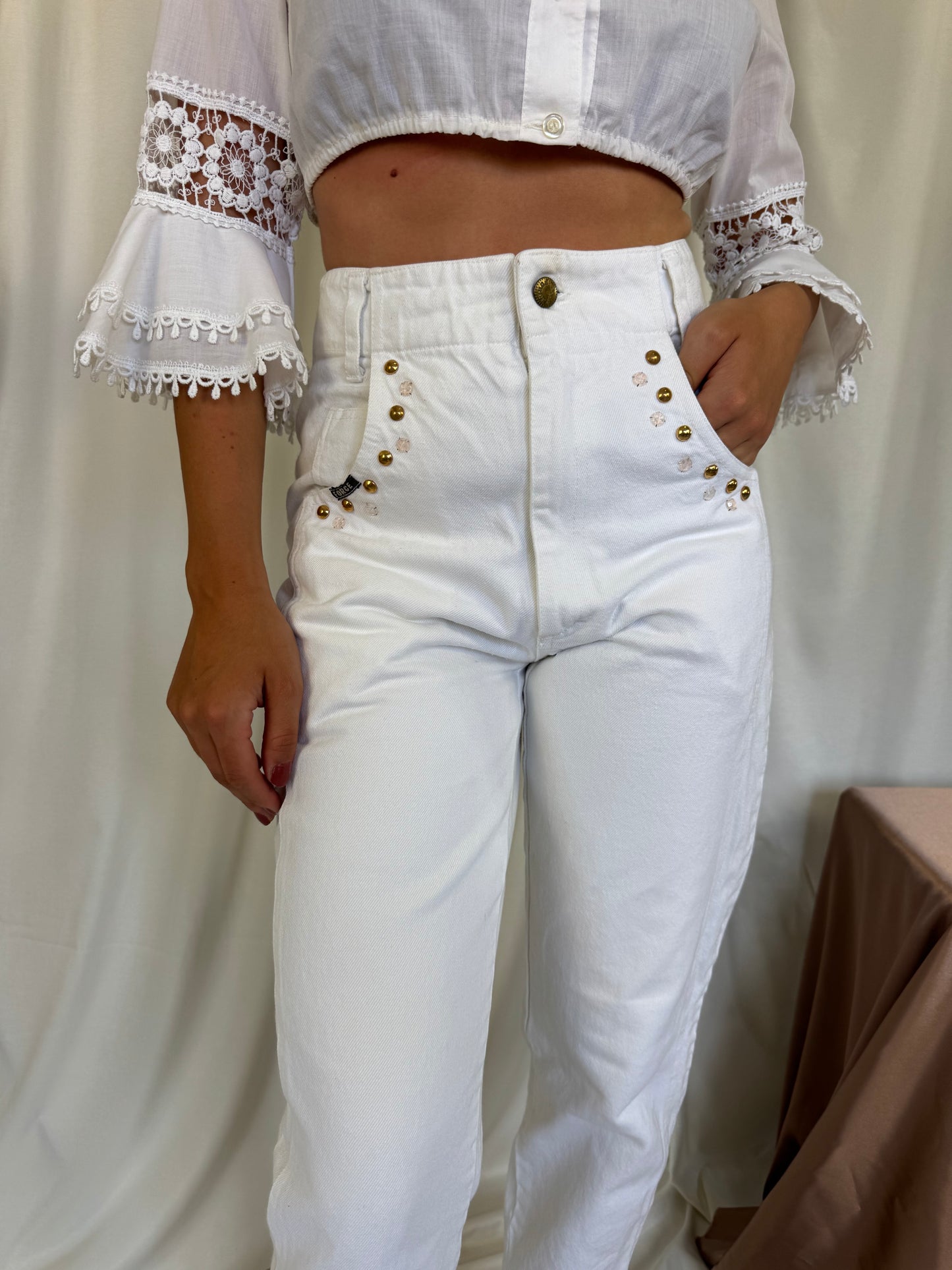 Blug vintage white