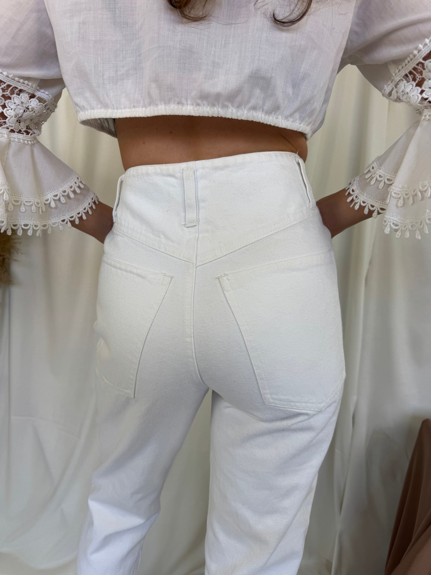 Blug vintage white