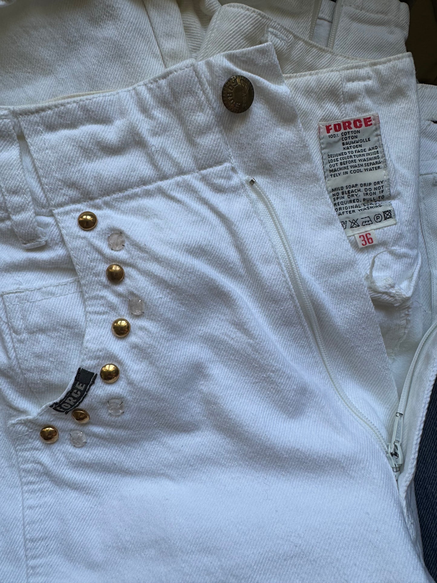Blug vintage white
