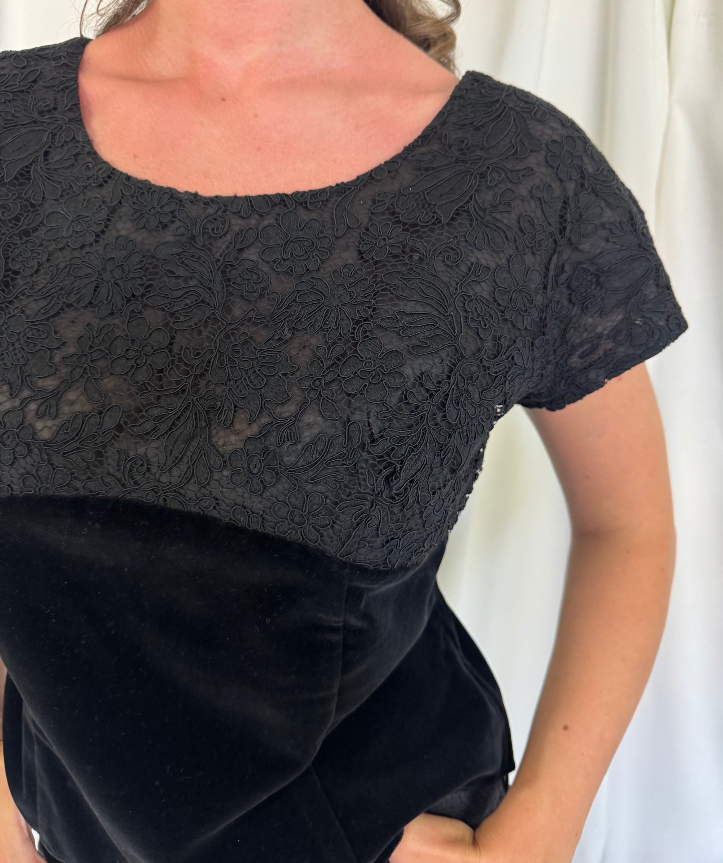 Piesa vintage cu dantela spectaculoasa (M)