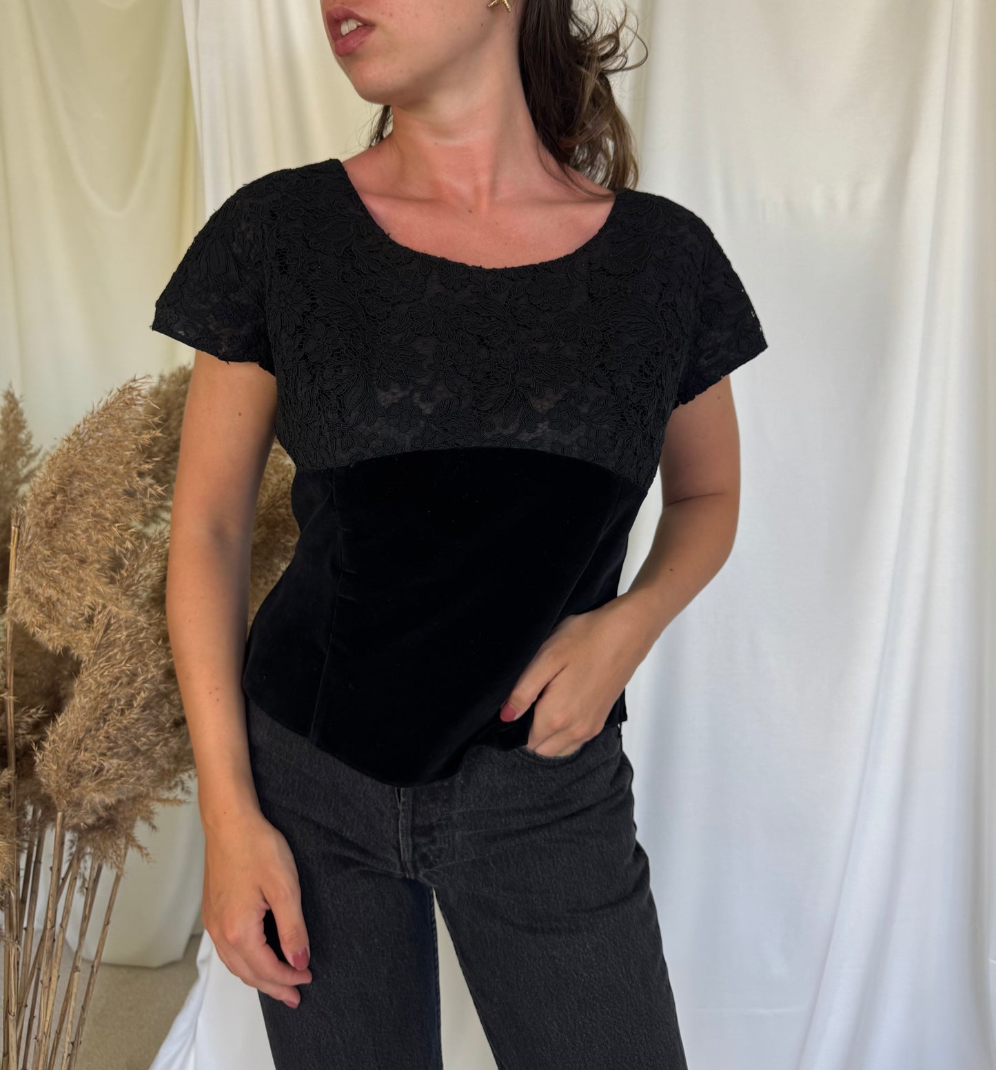Piesa vintage cu dantela spectaculoasa (M)