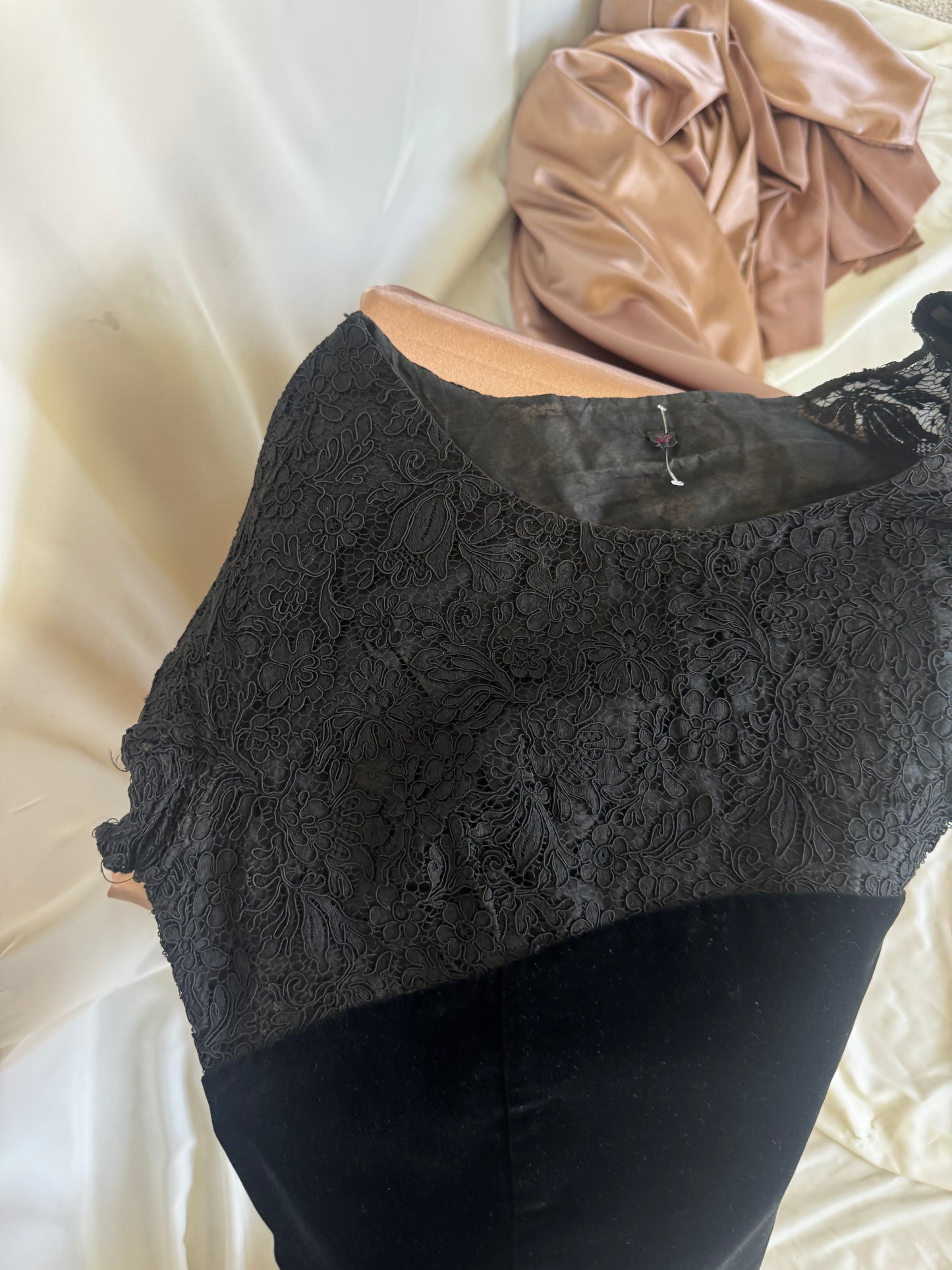 Piesa vintage cu dantela spectaculoasa (M)