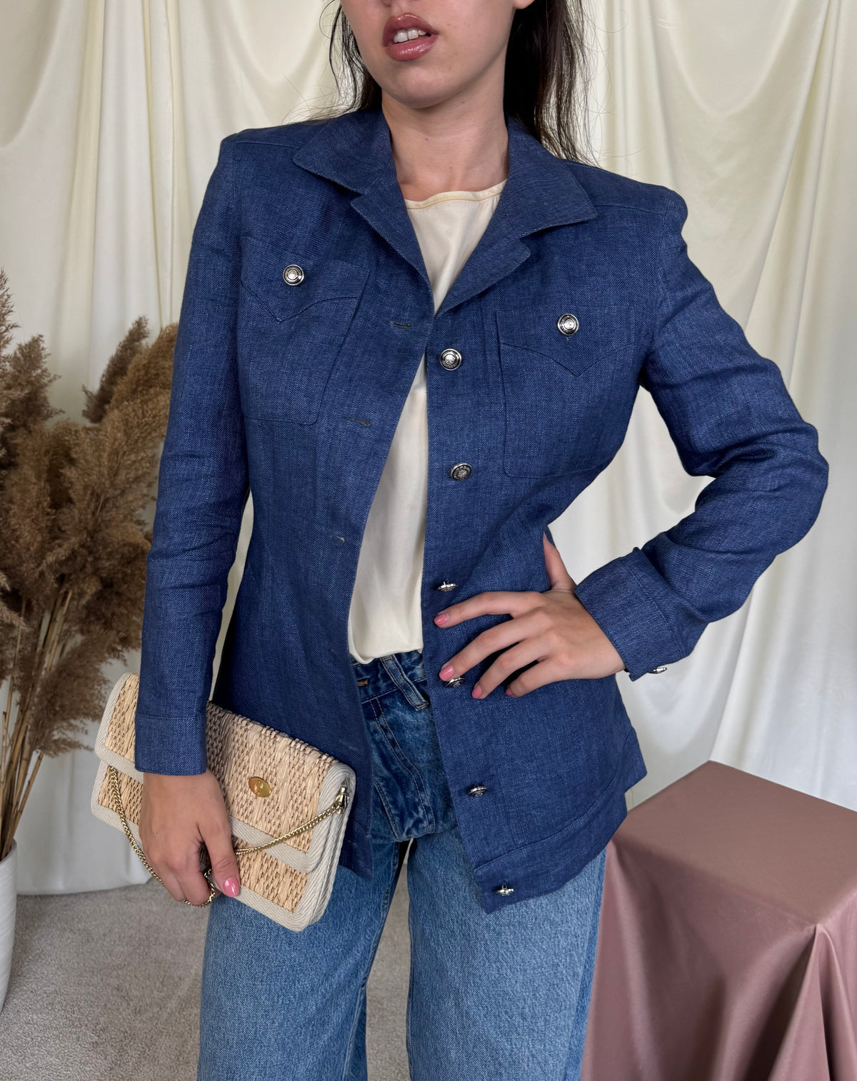 Rare vintage piece. Jachetă luxury ESCADA din 100% in calitativ, nasturi metalici inscripționați, lucrată impecabil ( mărimea XS/S)
