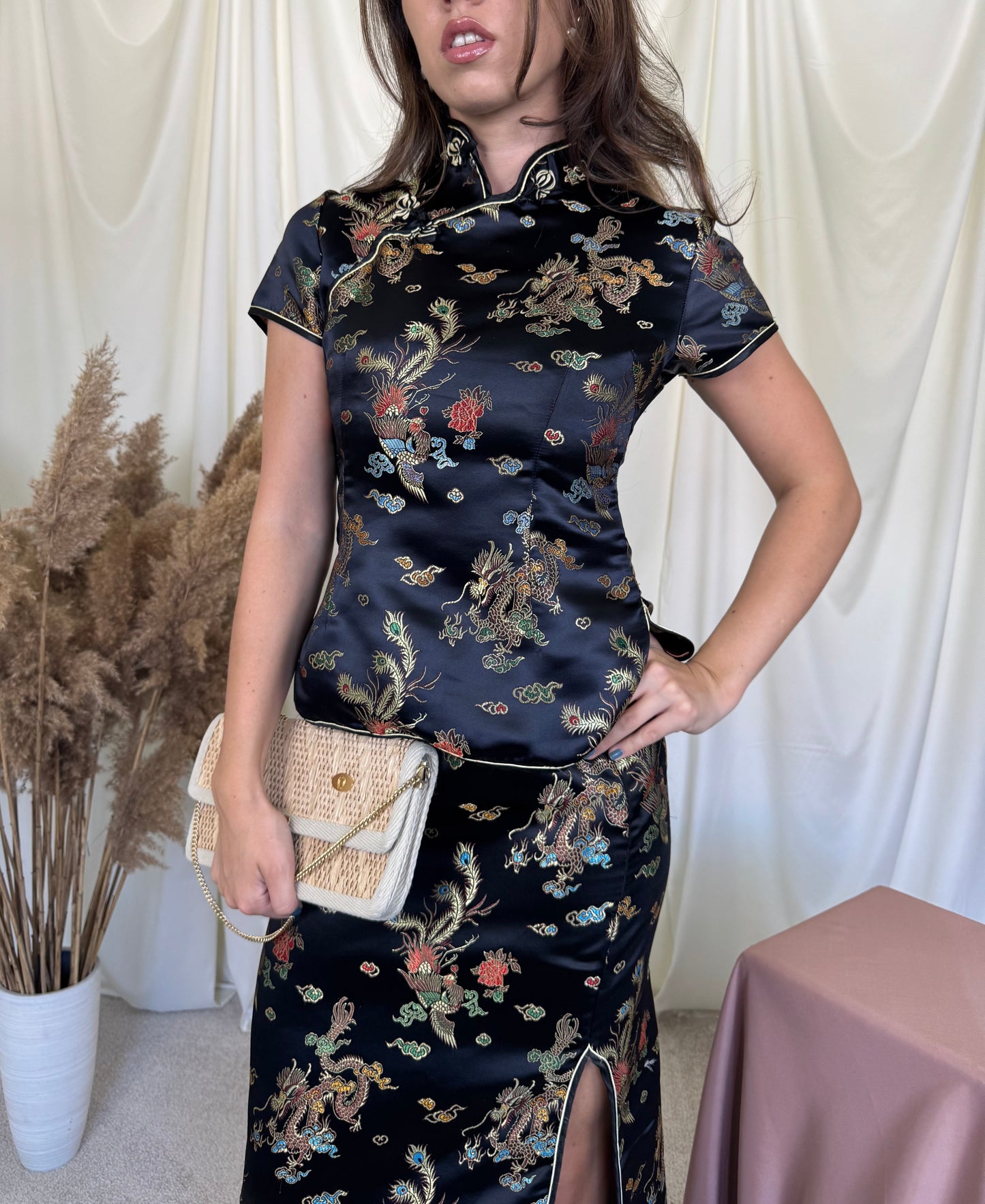 Set în stil chinezesc din 100% mătase naturală, cămașă + fusta cu talie înaltă și șlițuri laterale( mărimea XS-XS/S)