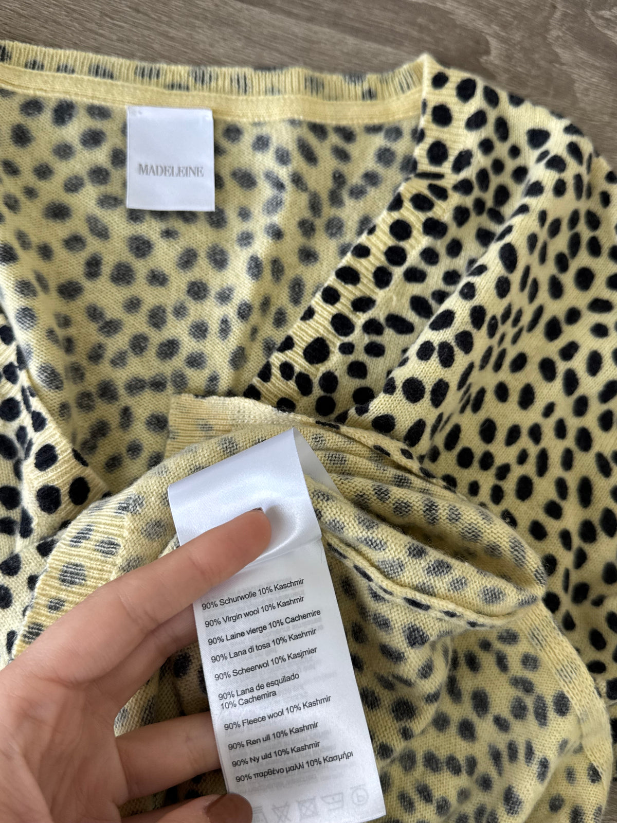 Pulover Madeleine din lana și cașmir cu print galben ( mărimea M/L)