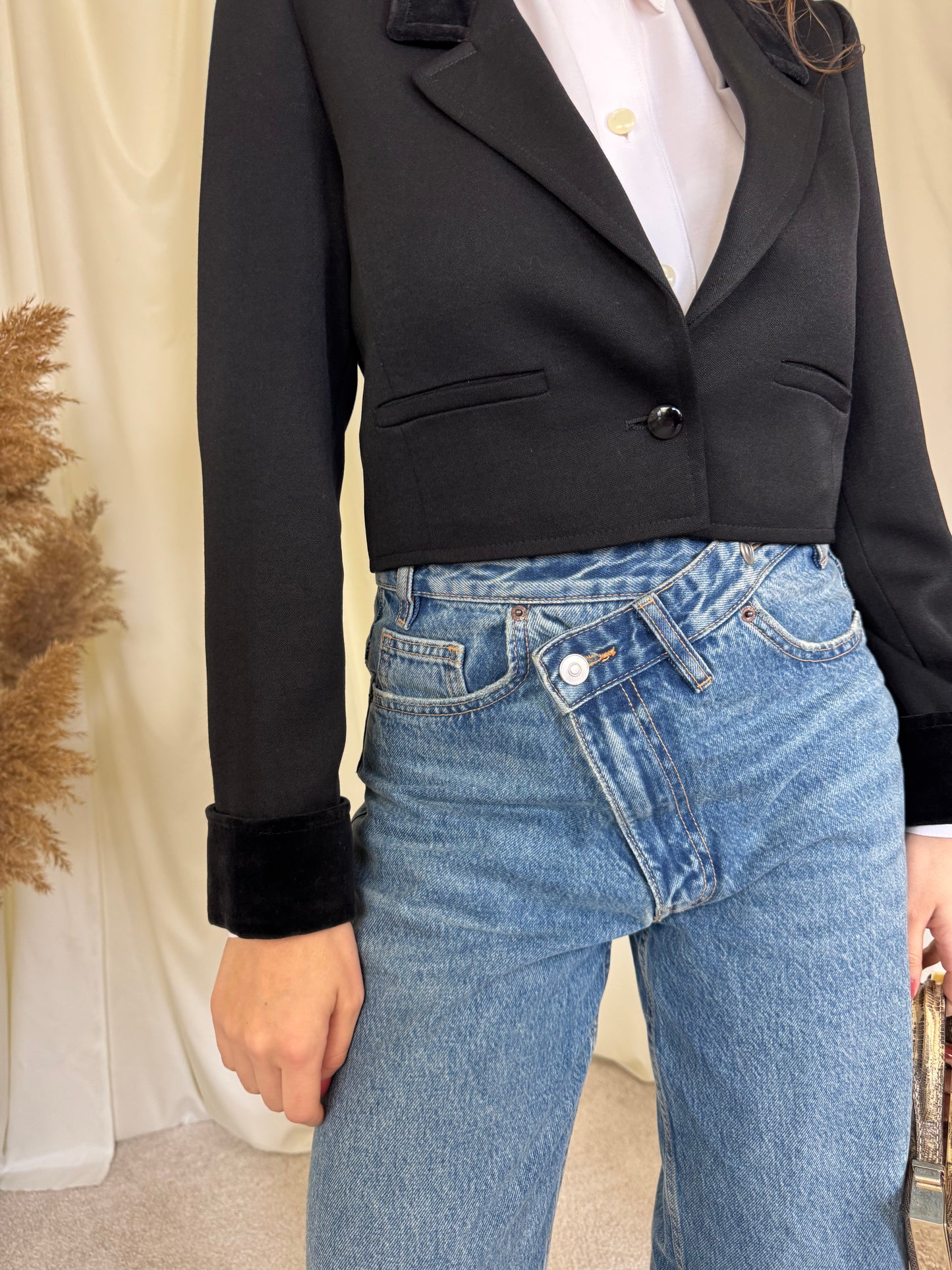 Piesa vintage de colecție Valentino din 100% lână cu detalii din catifea de bumbac , (mărimea xs/s)