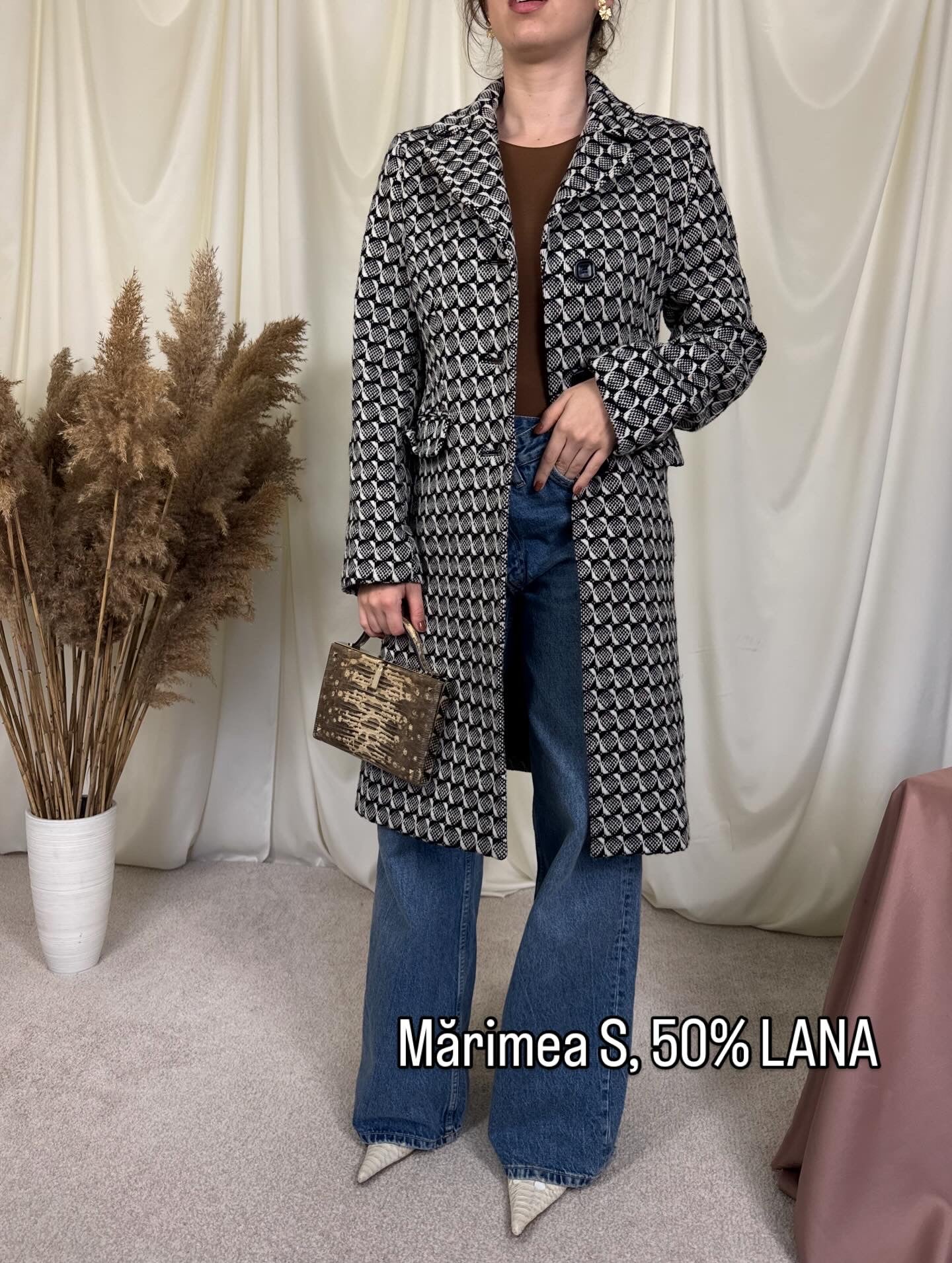 Palton superb din 50% lână cu print ( S)