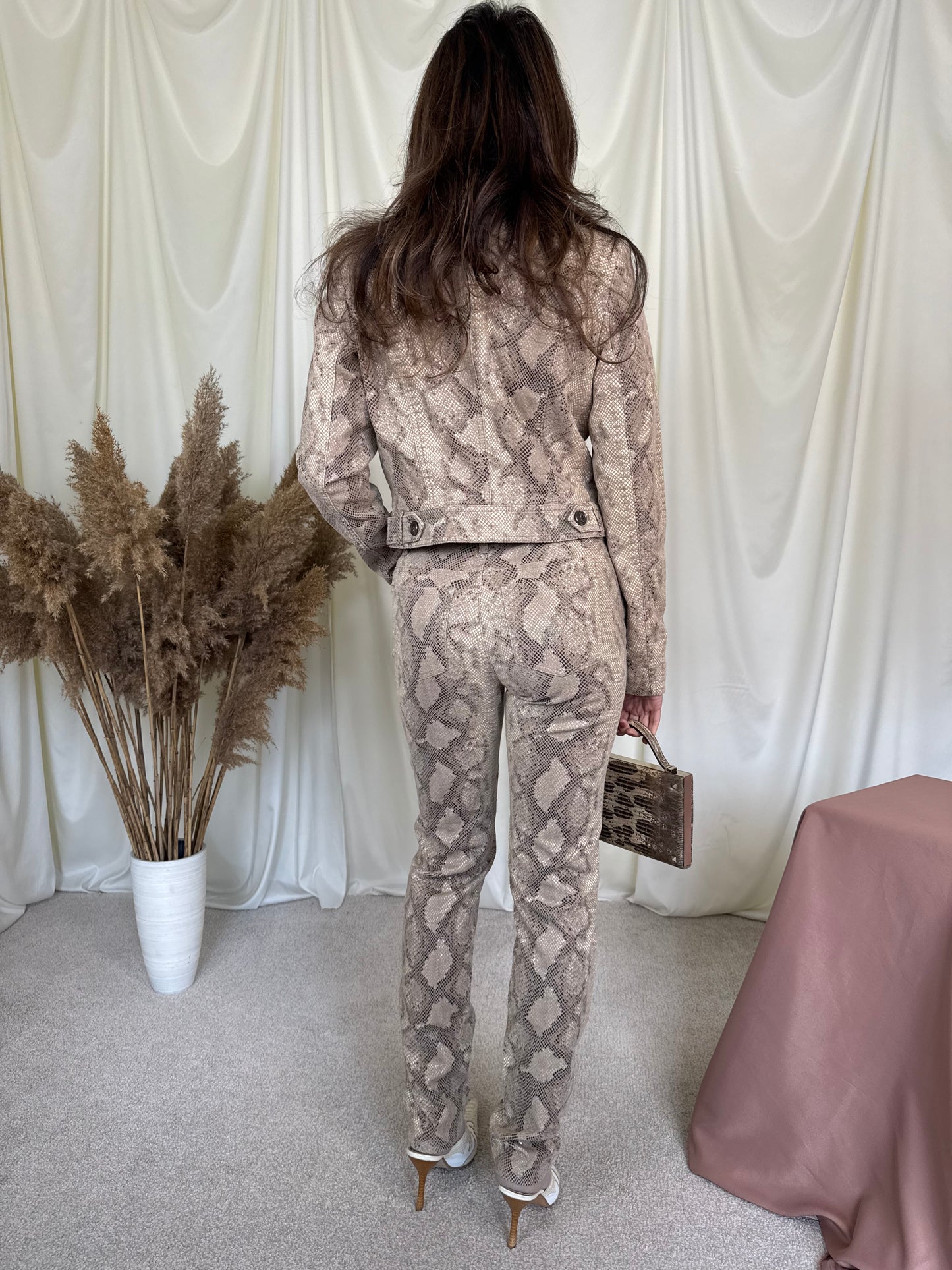 Costum snake, jachetă și pantalon 
(Mărimea XS-S)