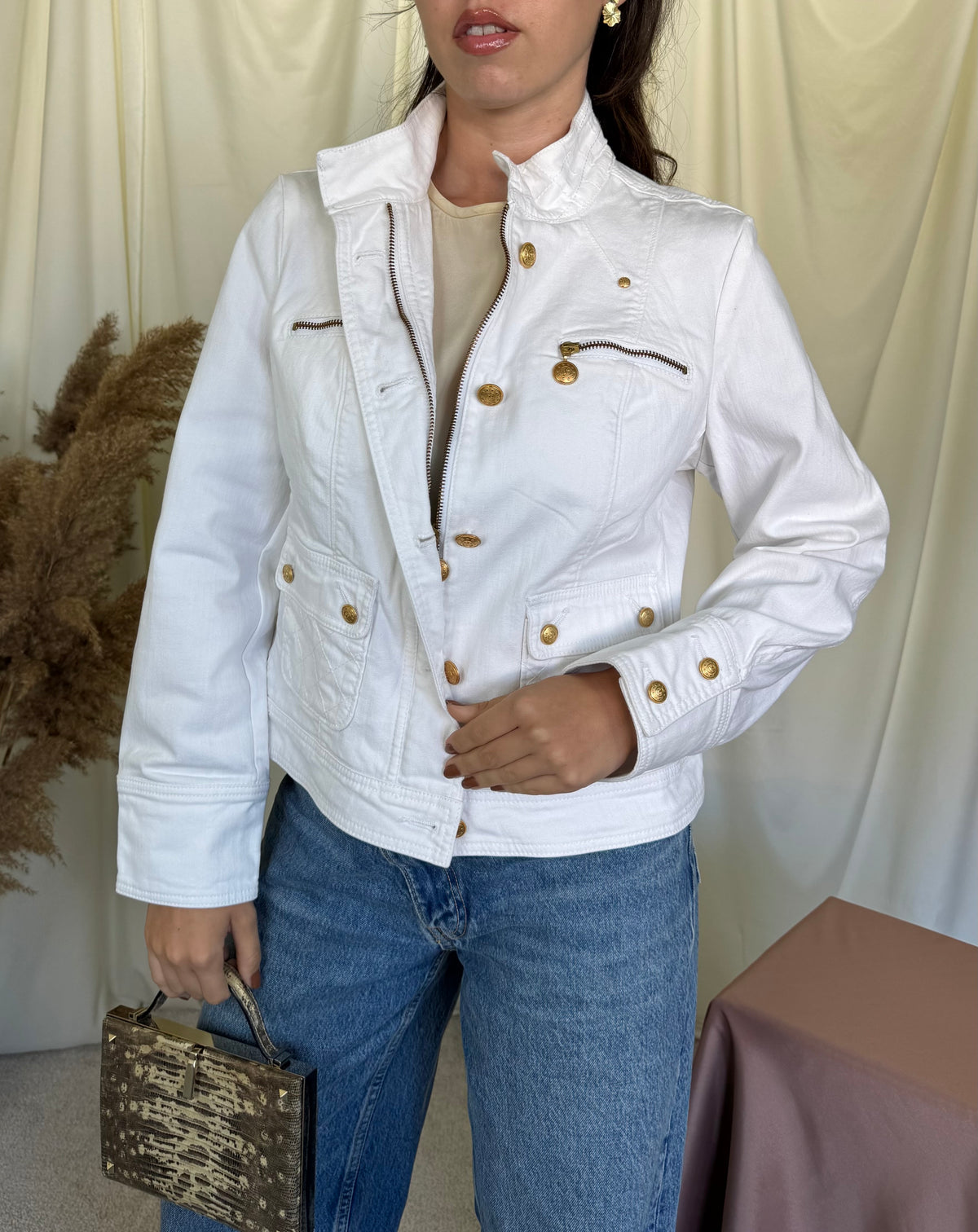 Geaca vintage ELEGANCE PARIS din denim de bumbac cu nasturi metalici inscripționați ( mărimea M)