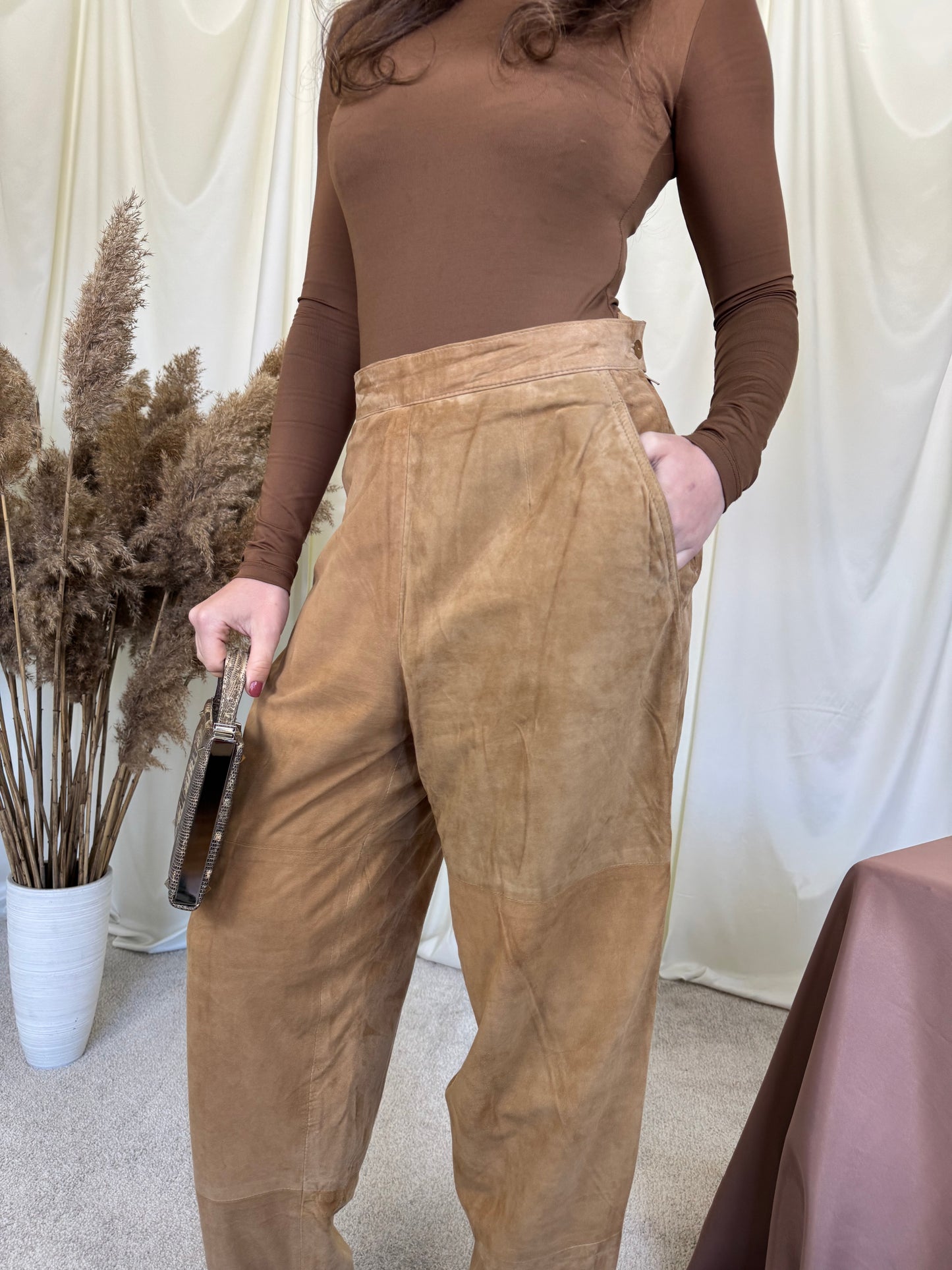Pantalon vintage din 100% piele naturală e than de fină cu talie înaltă 
(Mărimea M)
