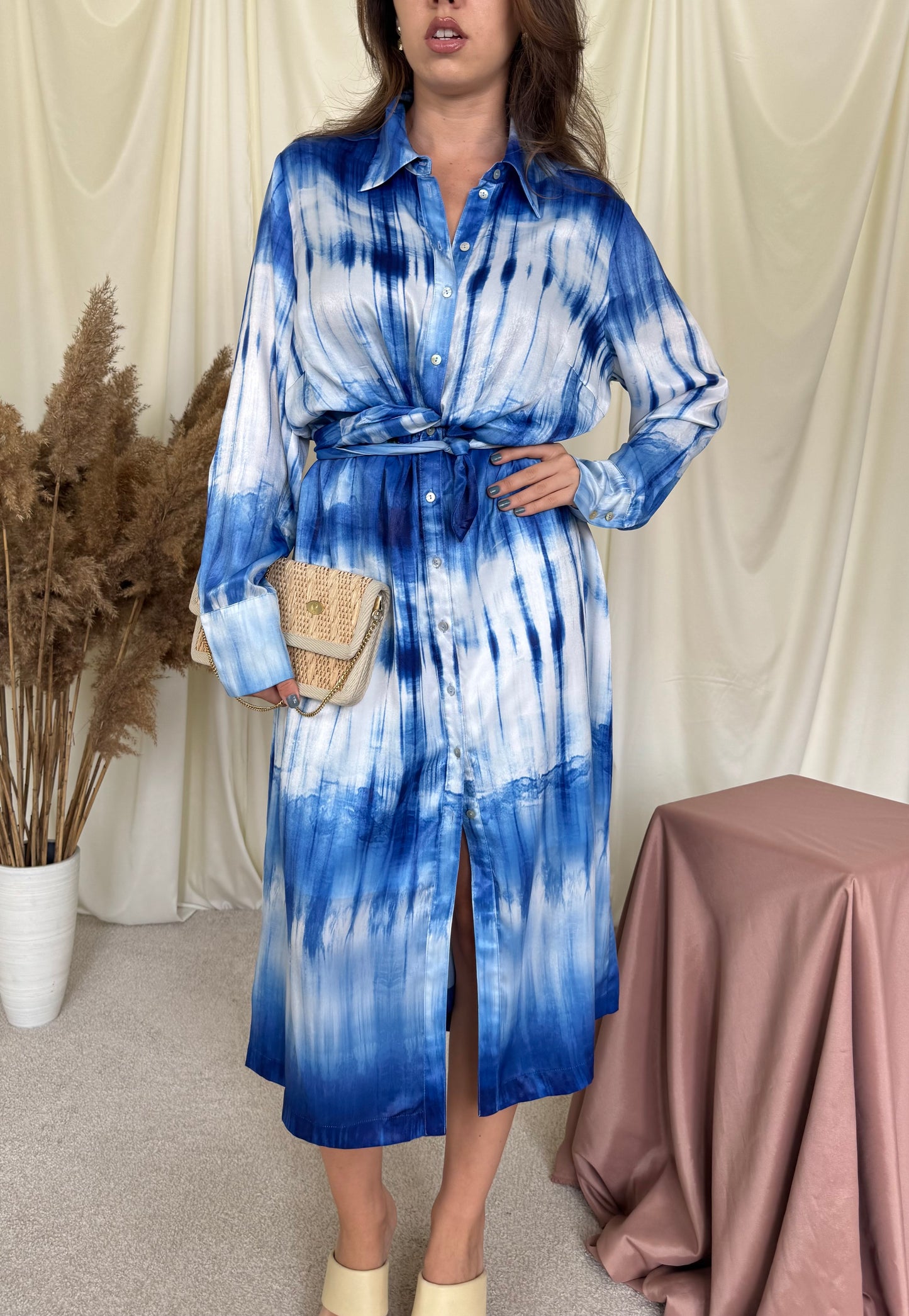 Rochie MADELEINE cu print superb și talie ajustabilă, șlițuri laterale ( mărimea L-XL)