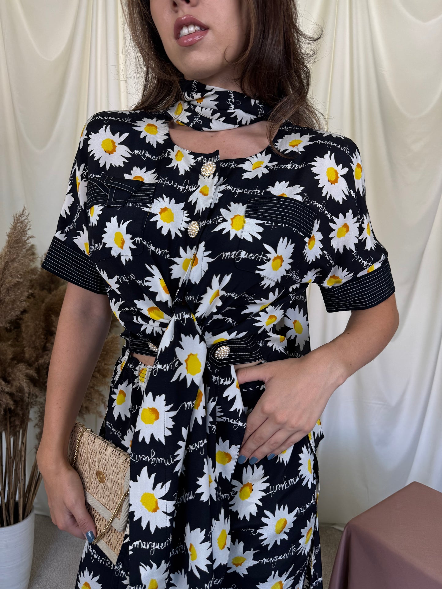Set superb cu print margareta din 100% mătase naturala, cămașă + fusta ( mărimea S-M)