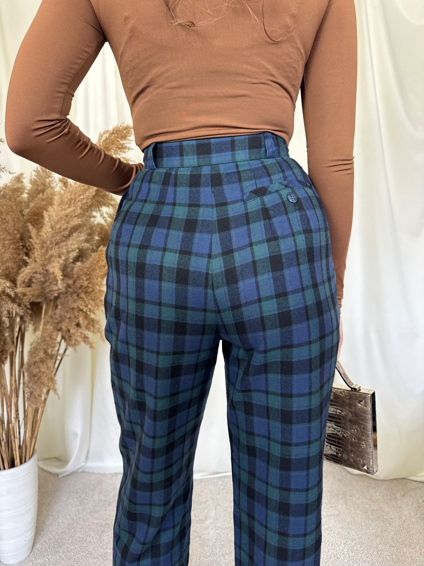 Pantalon vintage din lana cu talie super înaltă, (mărimea XS)