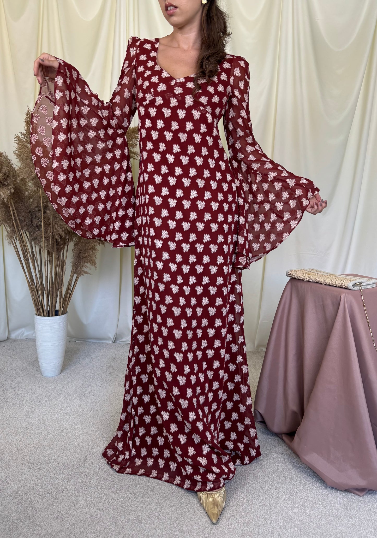 Rochie vintage maxi in nuanță de bordo cu imprimeu floral,mâneci ample și croială fluidă 
(Mărimea S/M)