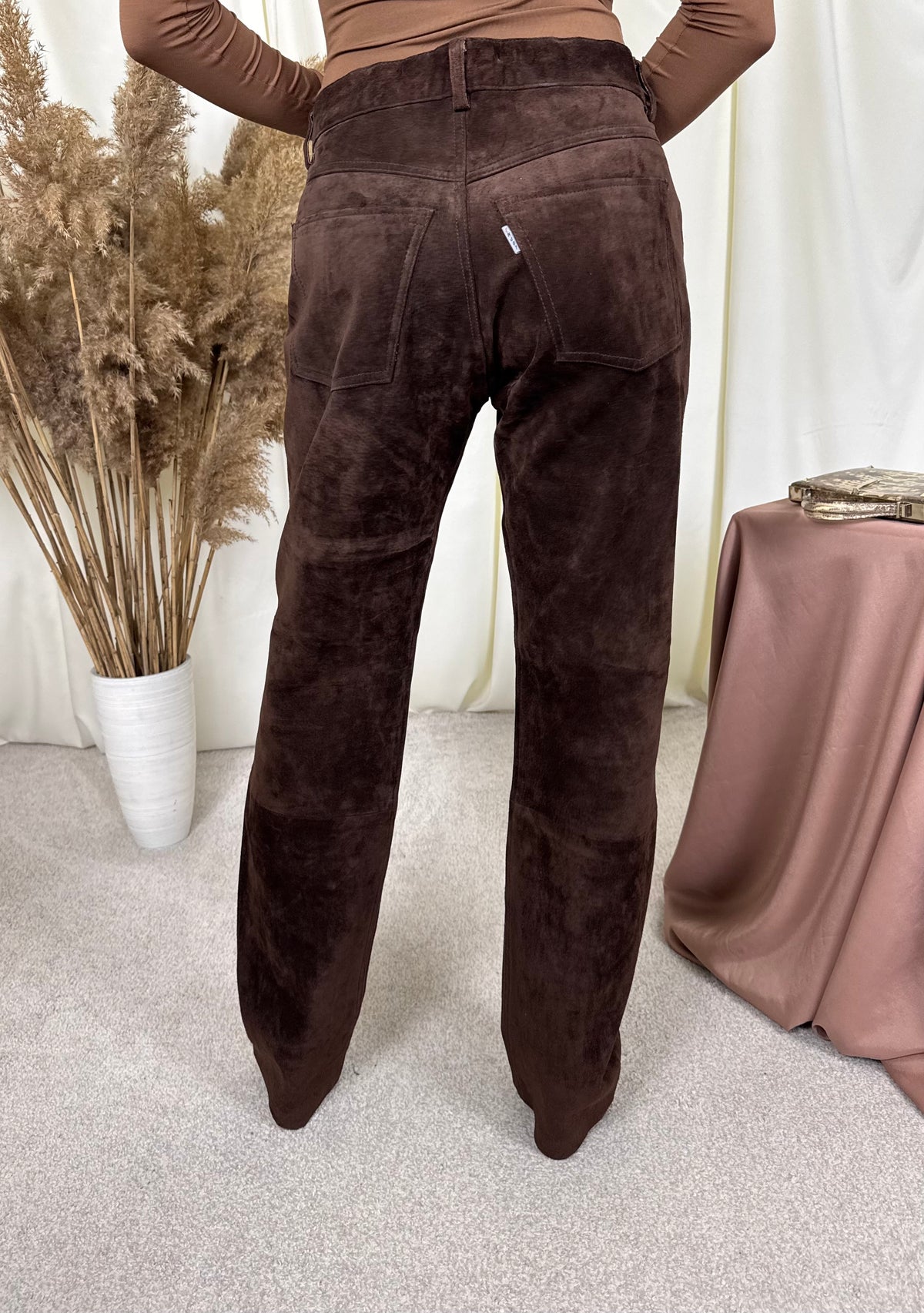 Pantalon vintage din 100% piele naturală întoarsă cu talie înaltă ( mărimea M/L)