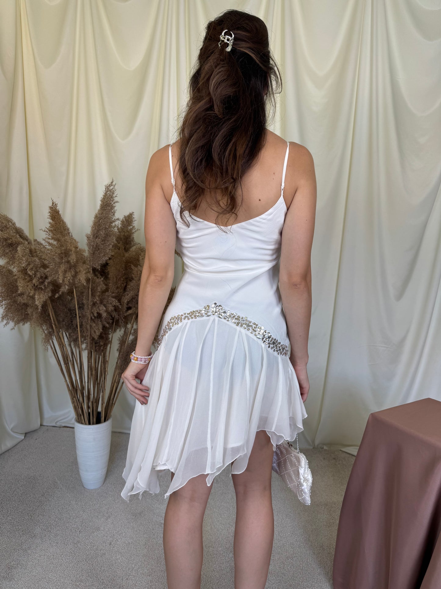 Rochie de vară din mătase naturală cu aplicații extrem de finute ( mărimea xs/s)
