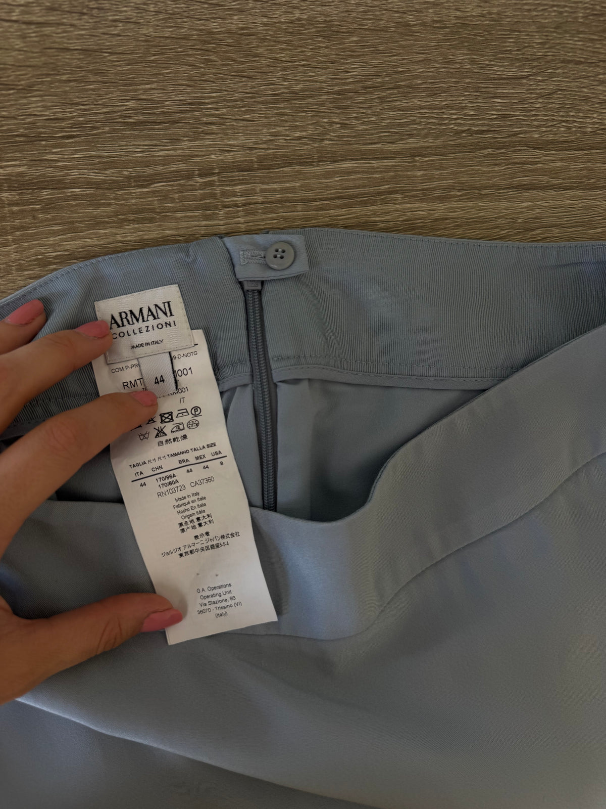 Fusta luxury ARMANI in still office cu talie marcata, baby blue ( mărimea M)