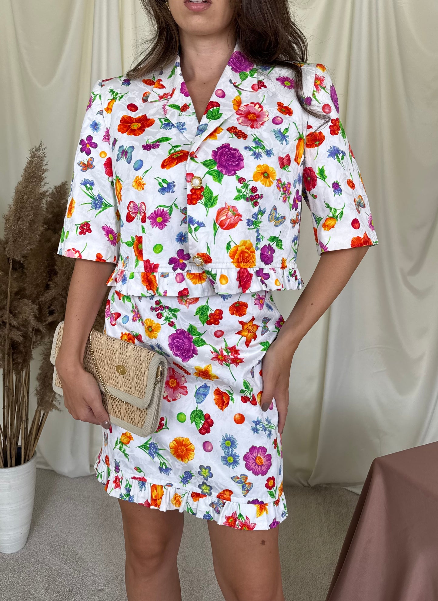 Costum vintage Alexander din bumbac cu print floral superb cu nasturi bij, sacou + fusta( mărimea M-L)